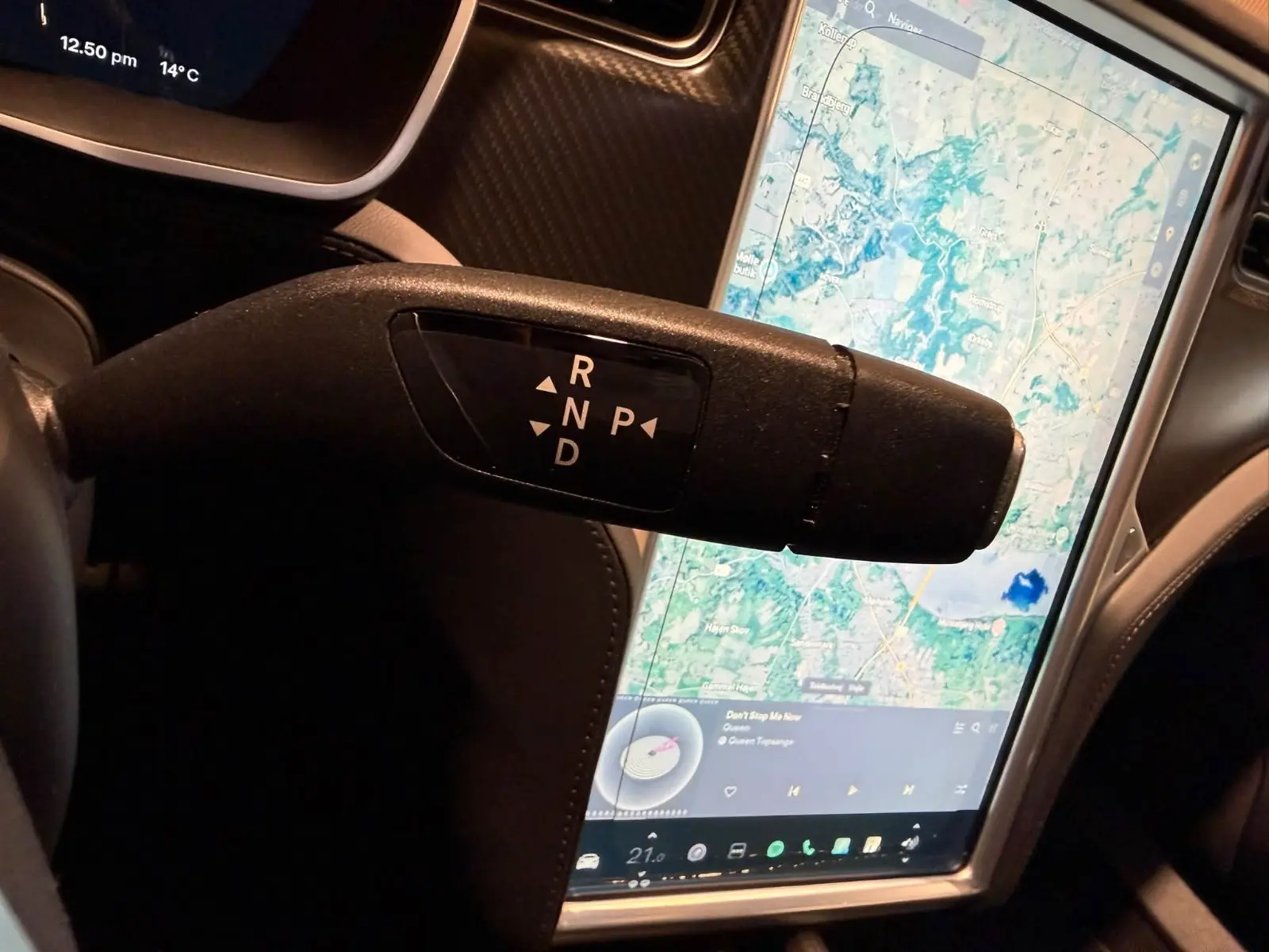 Tesla Model S Performance 85 367ch - Supercharge gratuite - Jantes 17" - Régulateur - Toit panoramique - Sièges chauffants éléctriques