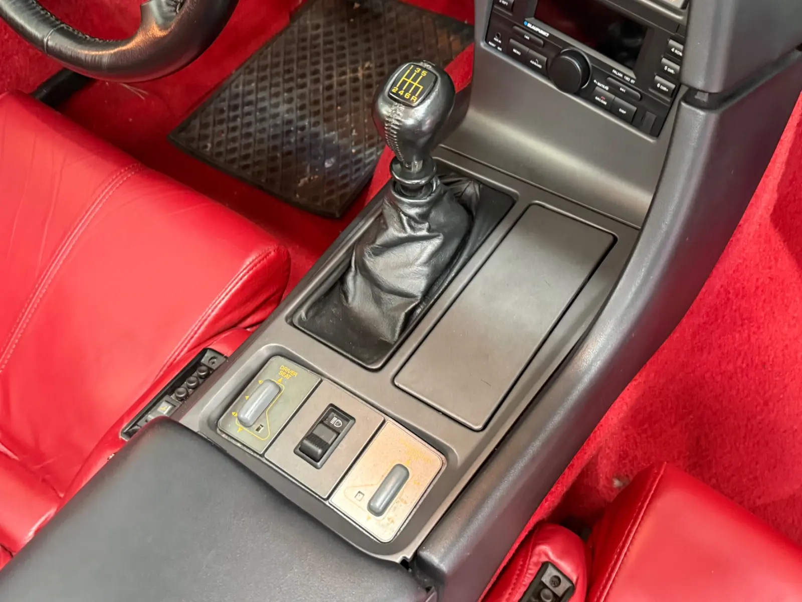 CHEVROLET CORVETTE C4 CABRIOLET 5.7 V8 299ch BVM6 - CUIR RECARO - CLIMATISATION - ÉCHAPPEMENT SPORT - VÉHICULE DE COLLECTION