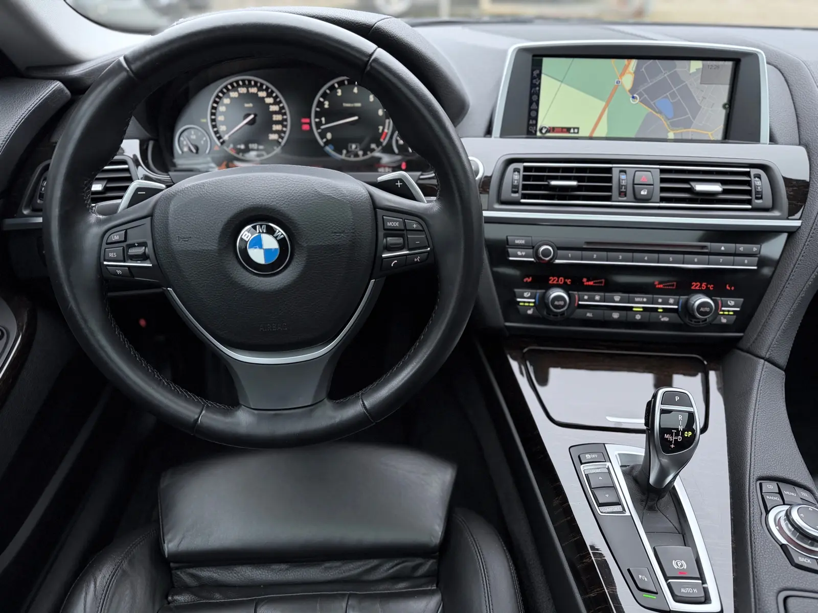 BMW 640i COUPÉ 3.0 320ch BVA - CUIR NAPPA - TOIT PANORAMIQUE - AFFICHAGE TÊTE HAUTE - CAMÉRA DE RECUL - JANTES ALPINA