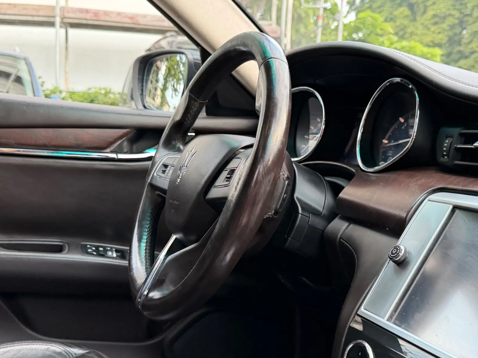 Maserati Quattroporte 3.0 V6 Diesel | 275 ch | BVA | Cuir | Toit ouvrant | Caméra | GPS | Sièges chauffants
