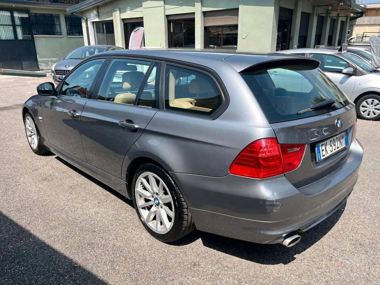 BMW 330 BMW 320 330D CAT XDRIVE TOURING FUTURA | 184 ch | 4X4 | BVA