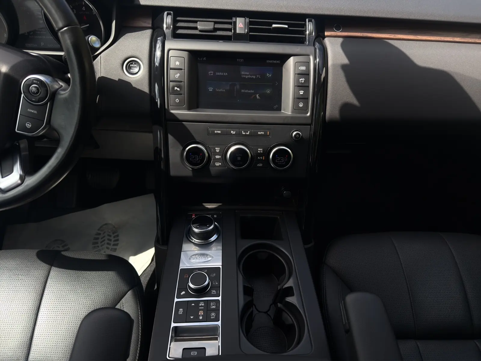 Land Rover Discovery 5 Si6 3.0 V6 SE | 340 ch | BVA | Suspension pneumatique | Cuir | Régulateur adaptatif | Sièges chauffants | Attelage