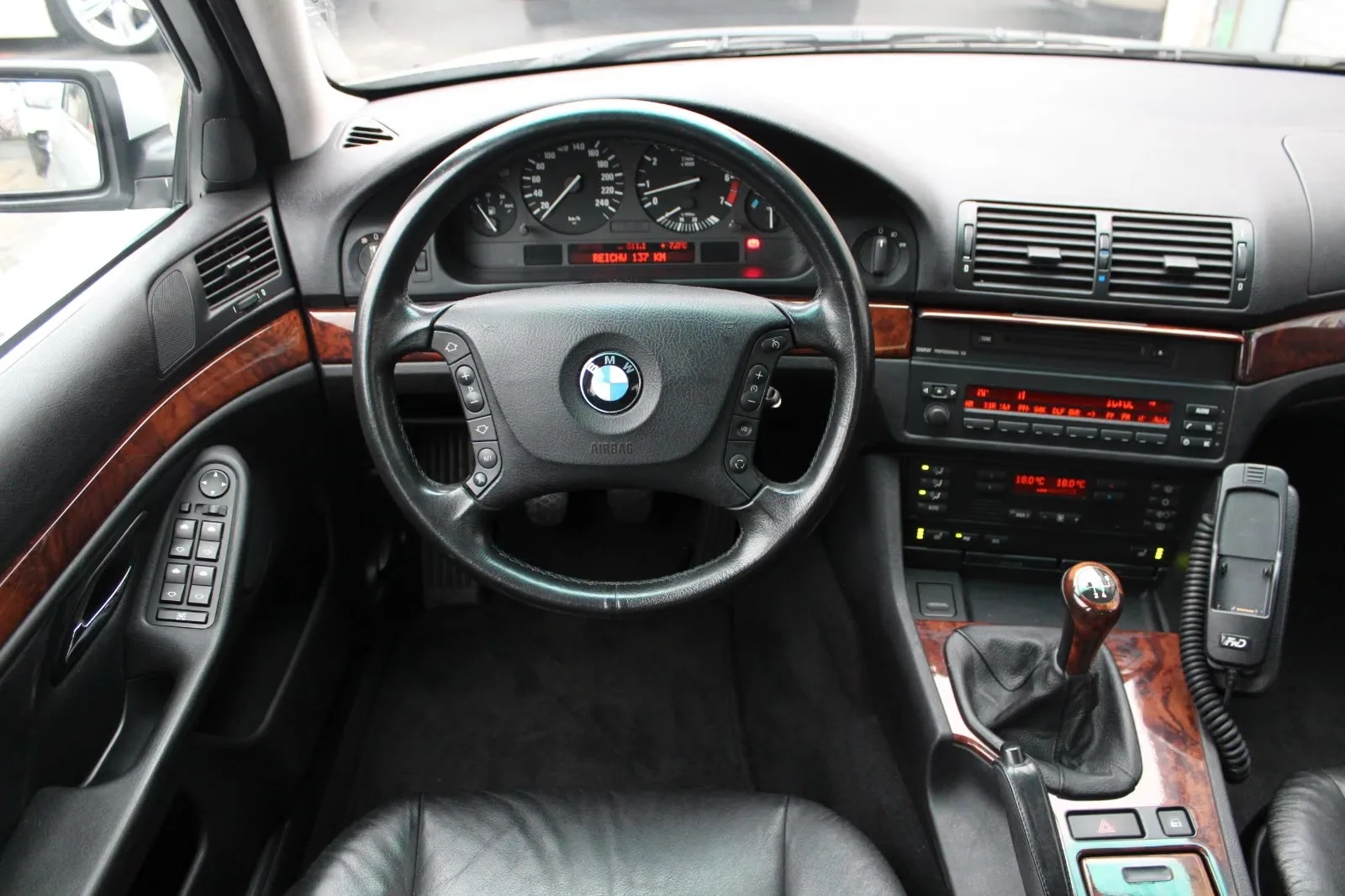 BMW 530 i TOURING 231 ch BVM - 2ème MAIN - CUIR -  205700 km