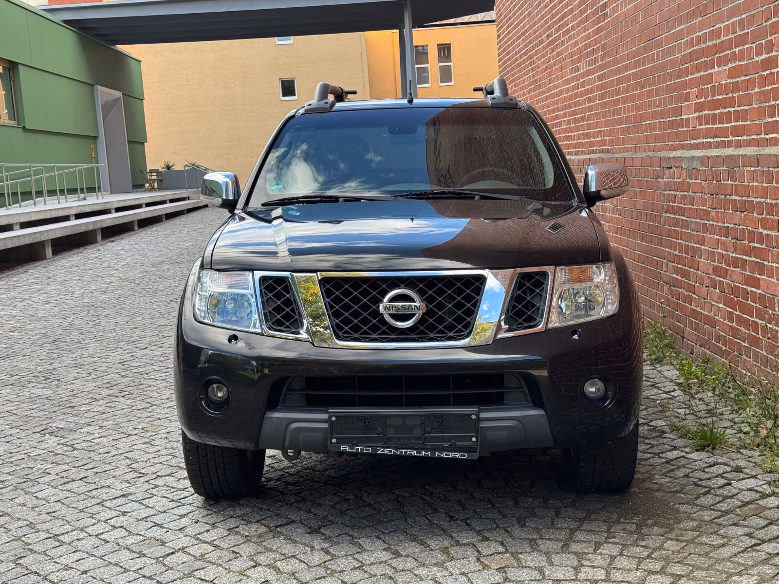NISSAN NAVARA 2.5 DCI 190 CH – 4X4 – DOUBLE CABINE – CUIR – GPS – ATTELAGE – 150 000 KM