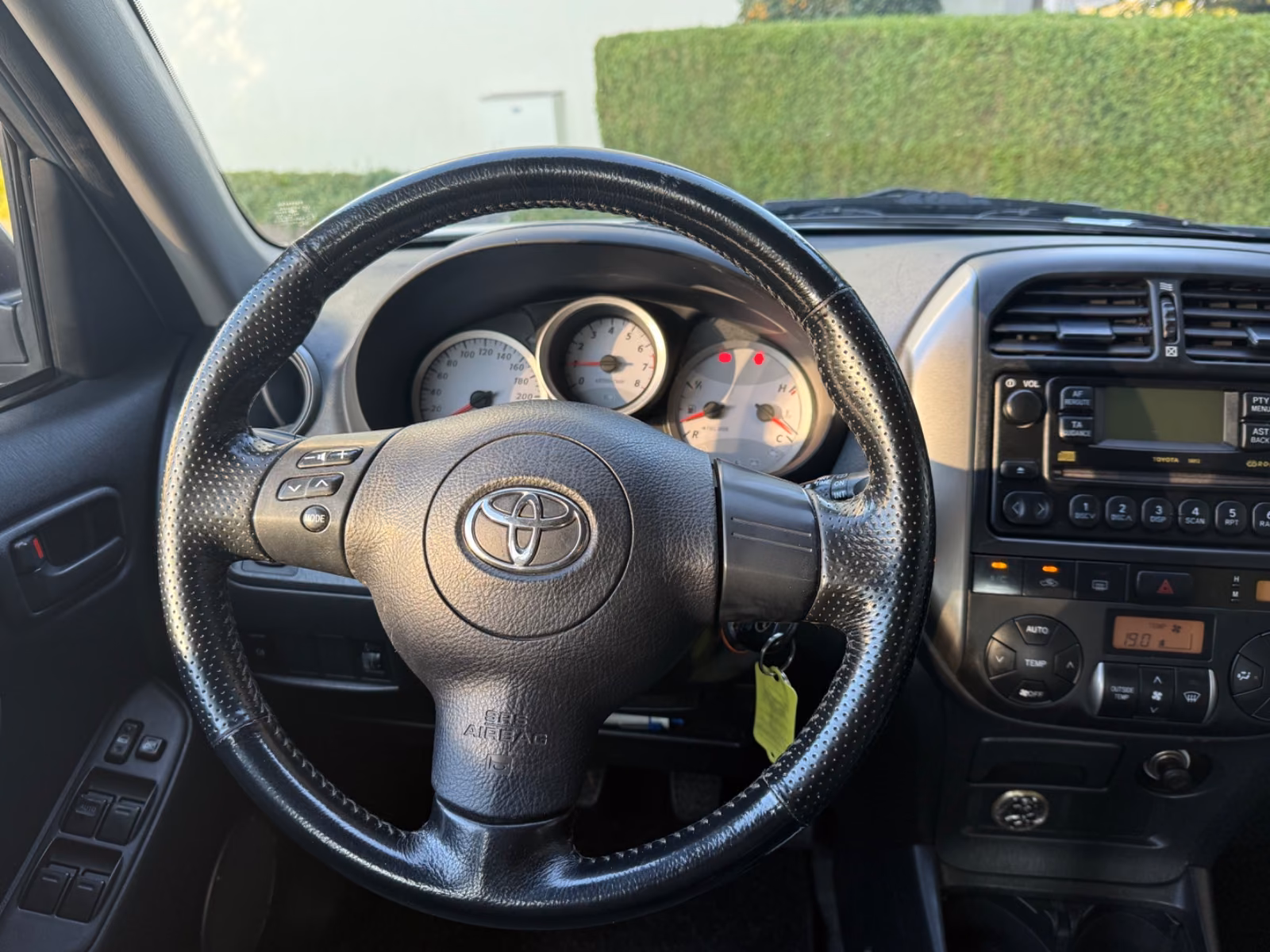 Toyota RAV4 2.0 VVT-i 150 ch 4x4 Sol • 5 portes • Clim auto • Attelage • Jantes 16"