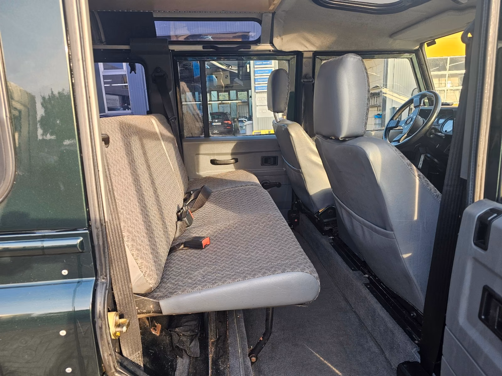 LAND ROVER DEFENDER 110 TD5 STATION WAGON