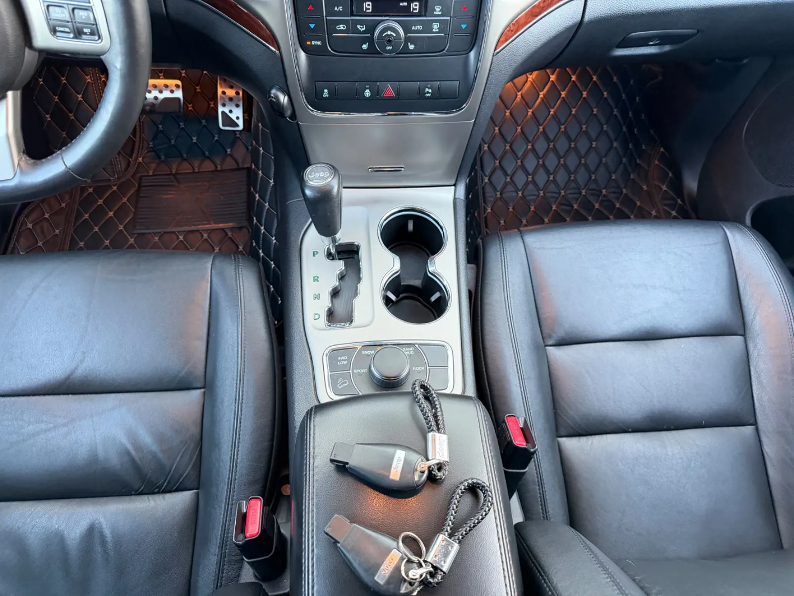 JEEP GRAND CHEROKEE 3.0 CRD LIMITED | 241 ch | 4X4 | BVA | HAYON ÉLECTRIQUE | RÉGLAGE ÉLECTRIQUE DES SIÈGES AVEC FONCTION MÉMOIRE | VOLANT EN CUIR