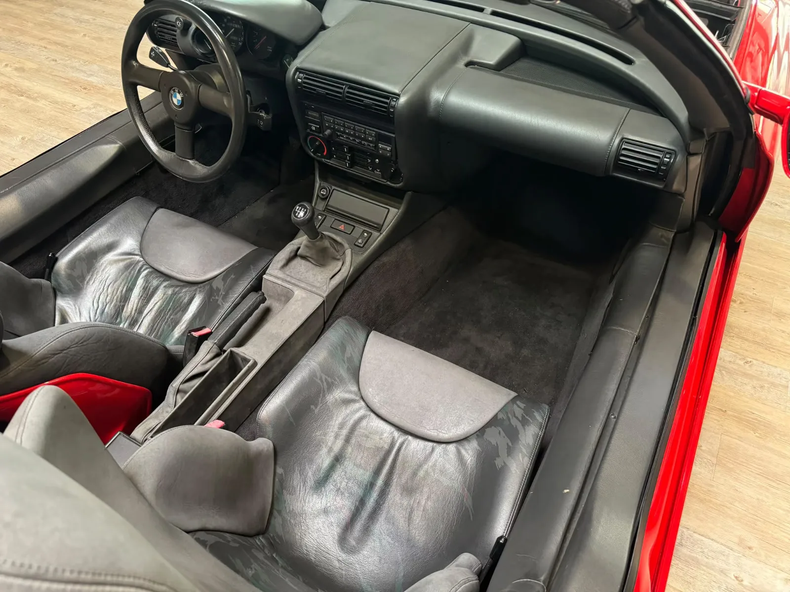 BMW Z1 - ROUGE - BVM - 170 CV