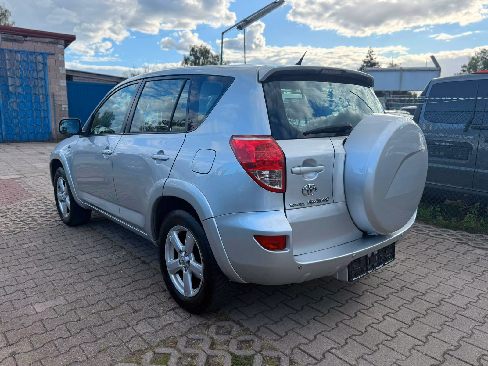 Toyota RAV4 2.2 D-CAT 177 ch 4x4 Sol • Clim auto • Régulateur • Radar de recul • Changeur CD