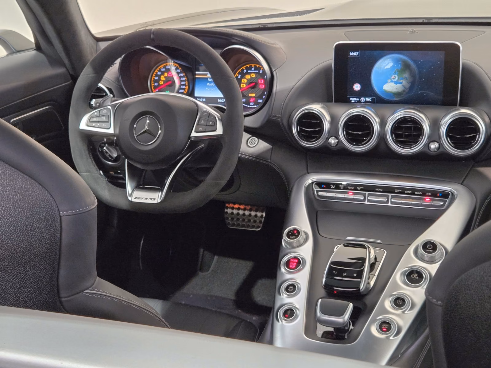 Mercedes-AMG GT S V8 510 ch • 24 900 km • Pack Dynamic Plus • Toit pano • Burmester • Cuir Nappa