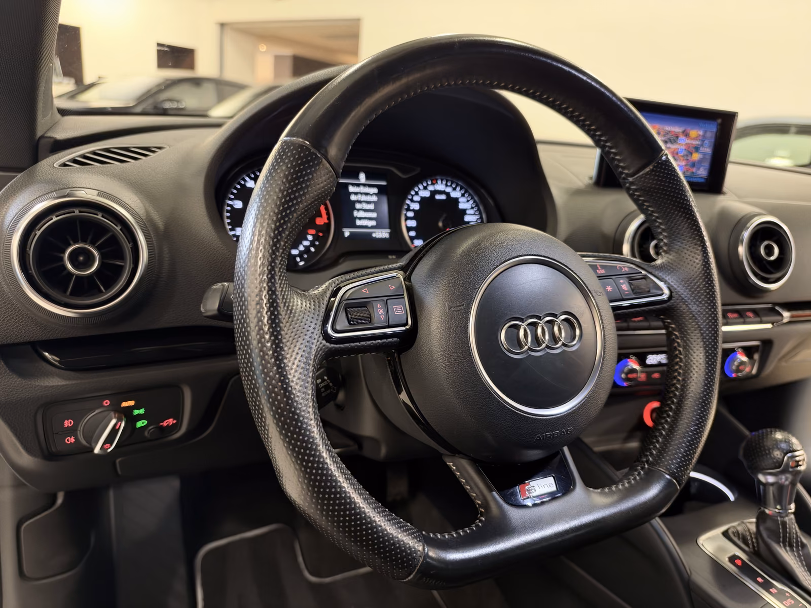 AUDI A3 - S LINE - 179 CV - BVA