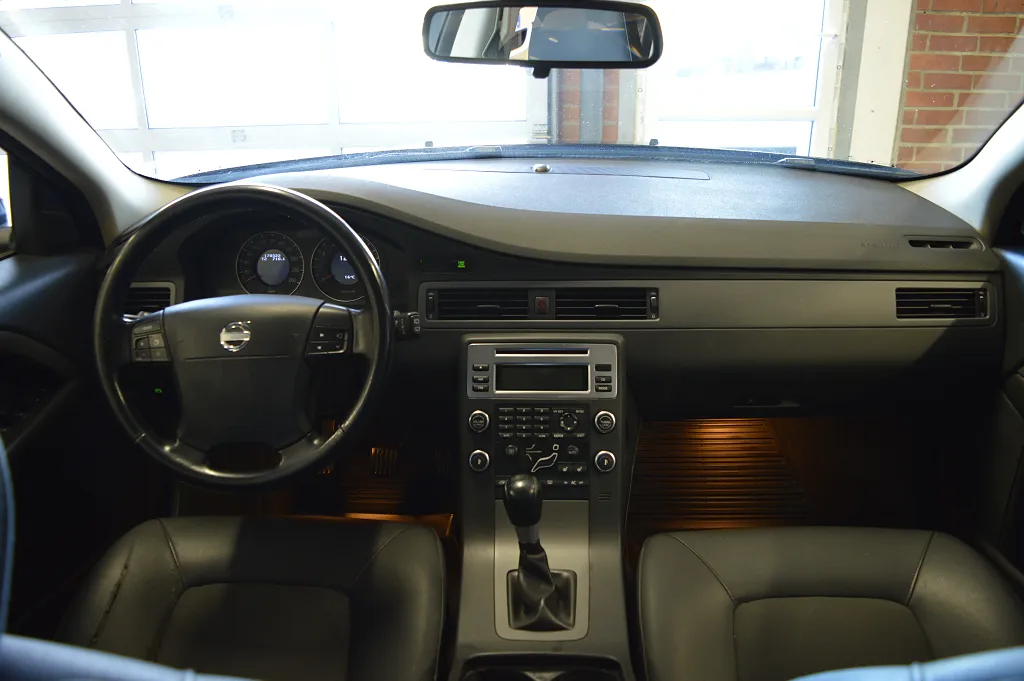 VOLVO V70 2.0 FLEXIFUEL 146CH