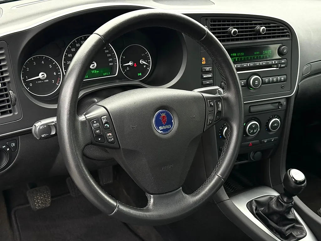 SAAB 9-3 SPORTSEDAN 1.8t BIOPOWER 175ch - 1ÈRE MAIN - SIÈGES CHAUFFANTS - SIÈGE ÉLECTRIQUE - ATTELAGE - CLIMATISATION BIZONE
