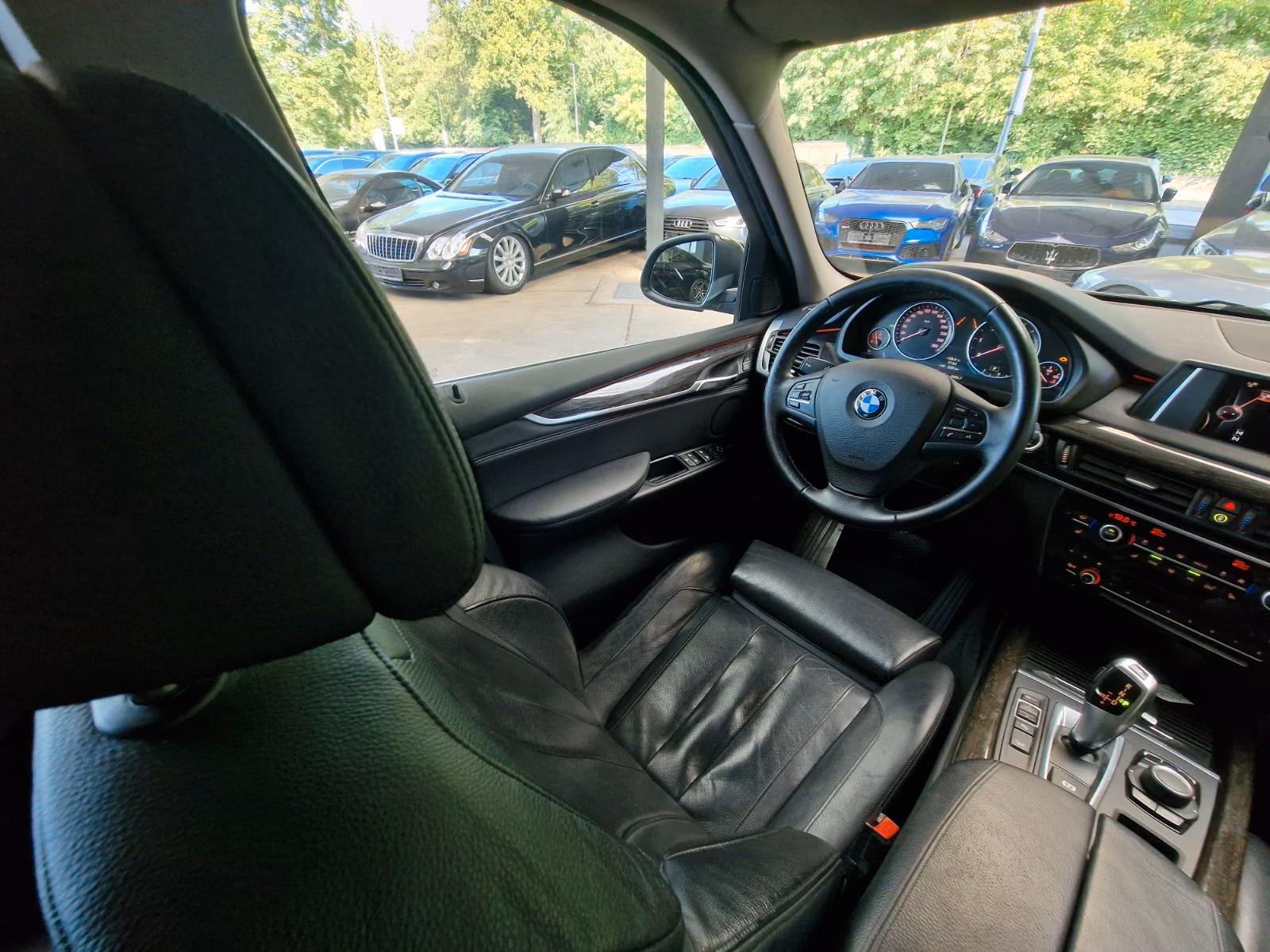 BMW X5 xDRIVE 40d 3.0 BI-TURBO 313ch BVA - CUIR DAKOTA - SIÈGES CHAUFFANTS ET VENTILÉS - ATTELAGE - CAMÉRA DE RECUL - SUSPENSION ADAPTATIVE