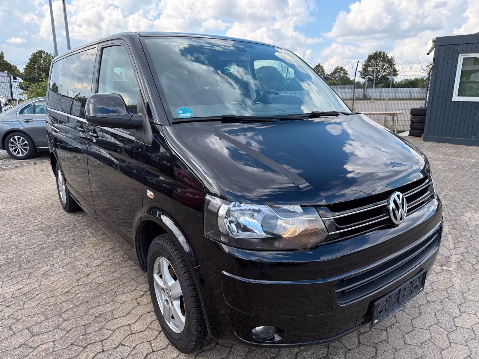 VOLKSWAGEN T5 MULTIVAN SPÉCIAL 2.0 TDI 140ch - 7 PLACES - CHAUFFAGE WEBASTO - GPS - SIÈGES CHAUFFANTS - CLIM BIZONE