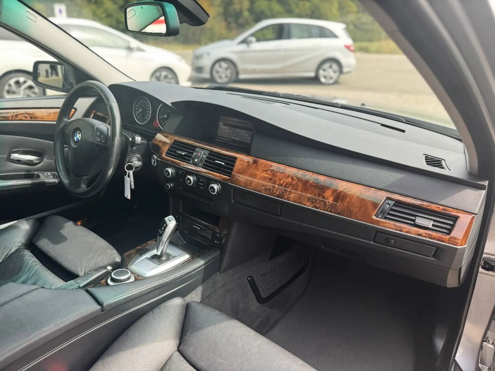 BMW Série 5 530i Touring | 272 ch | BVA | Toit panoramique | Cuir | Suspension pneumatique | GPS | Attelage