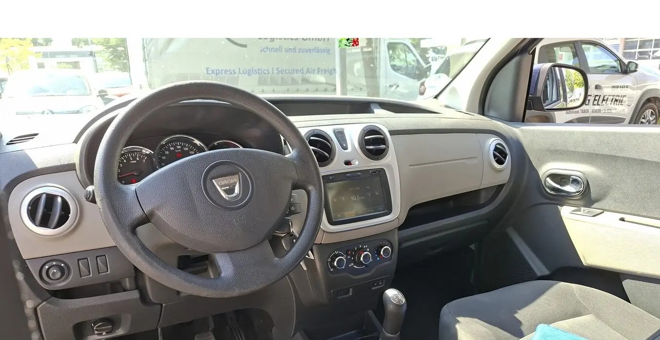 DACIA DOKKER 1.5 DCI 90 ECO² LAUREATECLIMGPS ATTELAGE | 90 ch | BVM