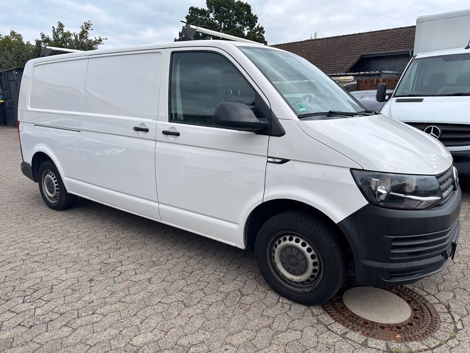 VOLKSWAGEN T6 TRANSPORTER 2.0 TDI 114CH - VERSION LONGUE - REVISION COMPLETE - TVA RECUPERABLE - 147.760 KMS