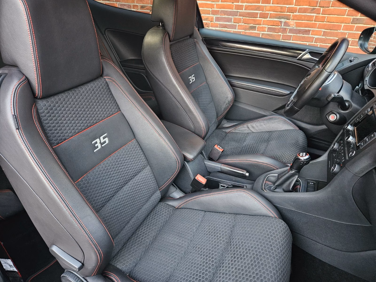 VOLKSWAGEN GOLF GTI 235CH EDITION 35