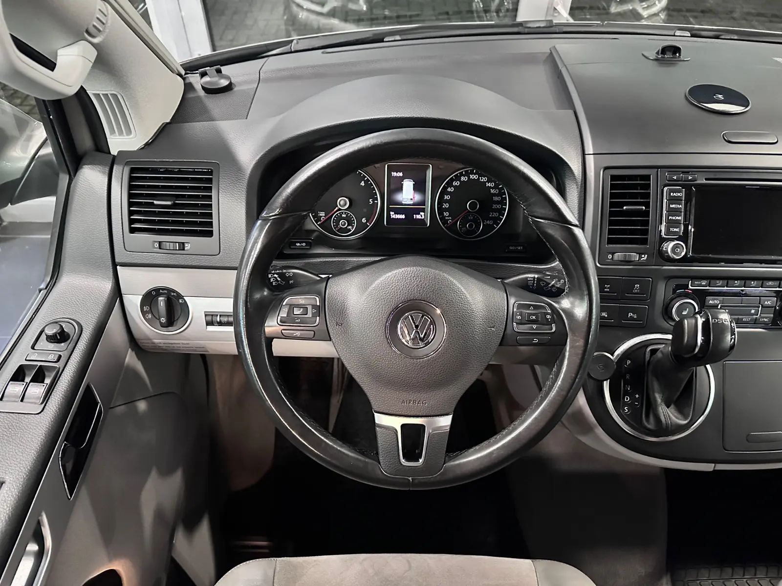 VOLKSWAGEN T5 CALIFORNIA AUFSTELLDACH 4MOTION KÜCHE-DSG-LED | 179 ch | 4X4 | VOLANT EN CUIR