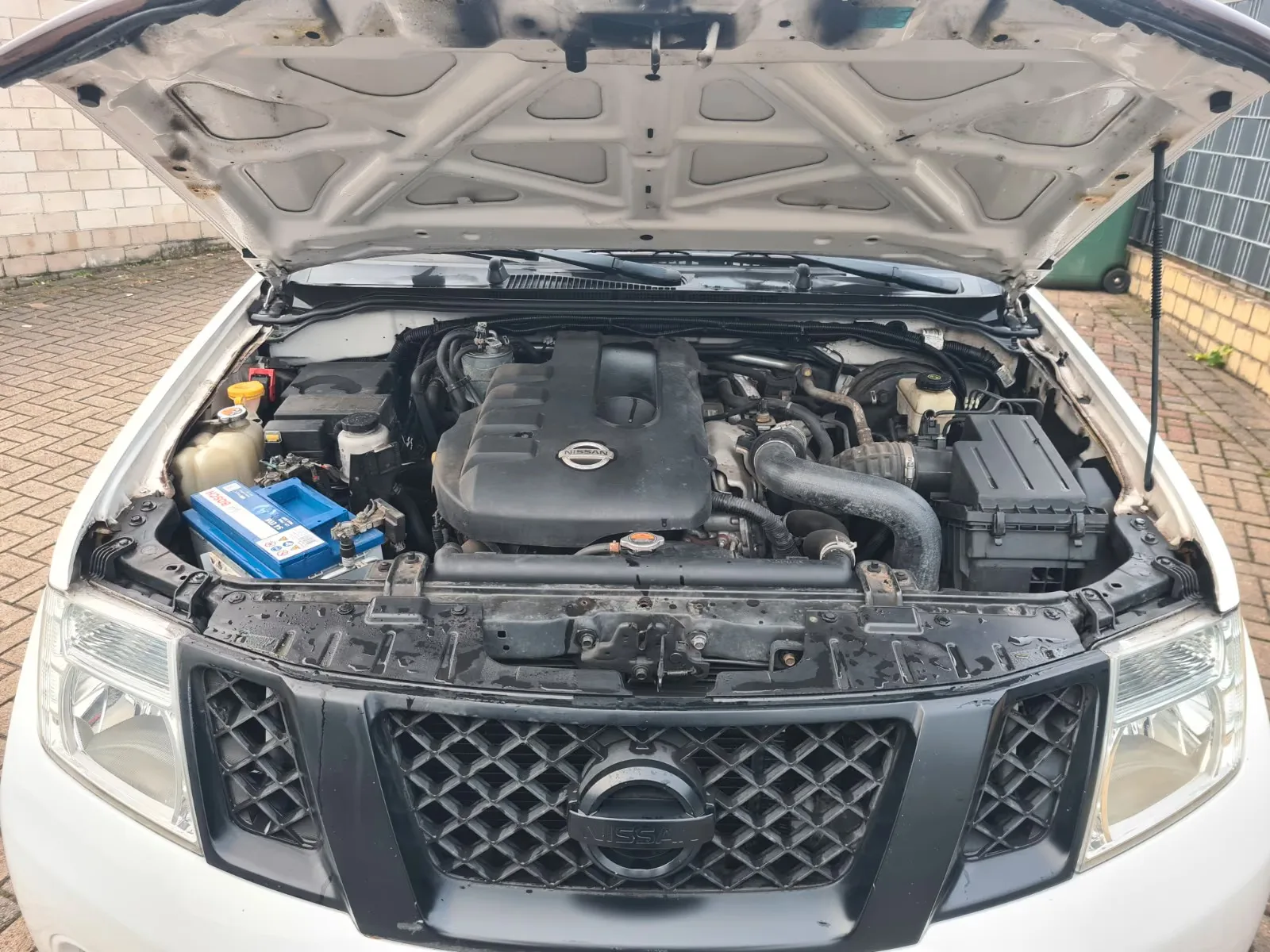 NISSAN NAVARA 190CH - 4X4 - BVA - CAMÉRA - TOIT OUVRANT - HISTORIQUE ENTRETIEN COMPLET - CT RECENT