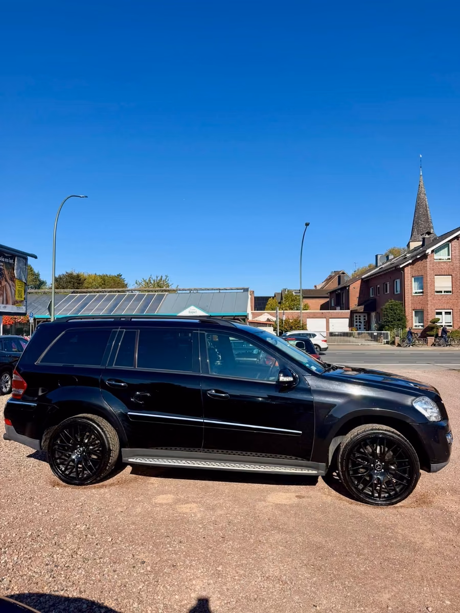 Mercedes-Benz GL 450 4Matic | 340 ch | BVA | 7 places | Toit panoramique | Suspension Airmatic | Écrans arrière | GPS