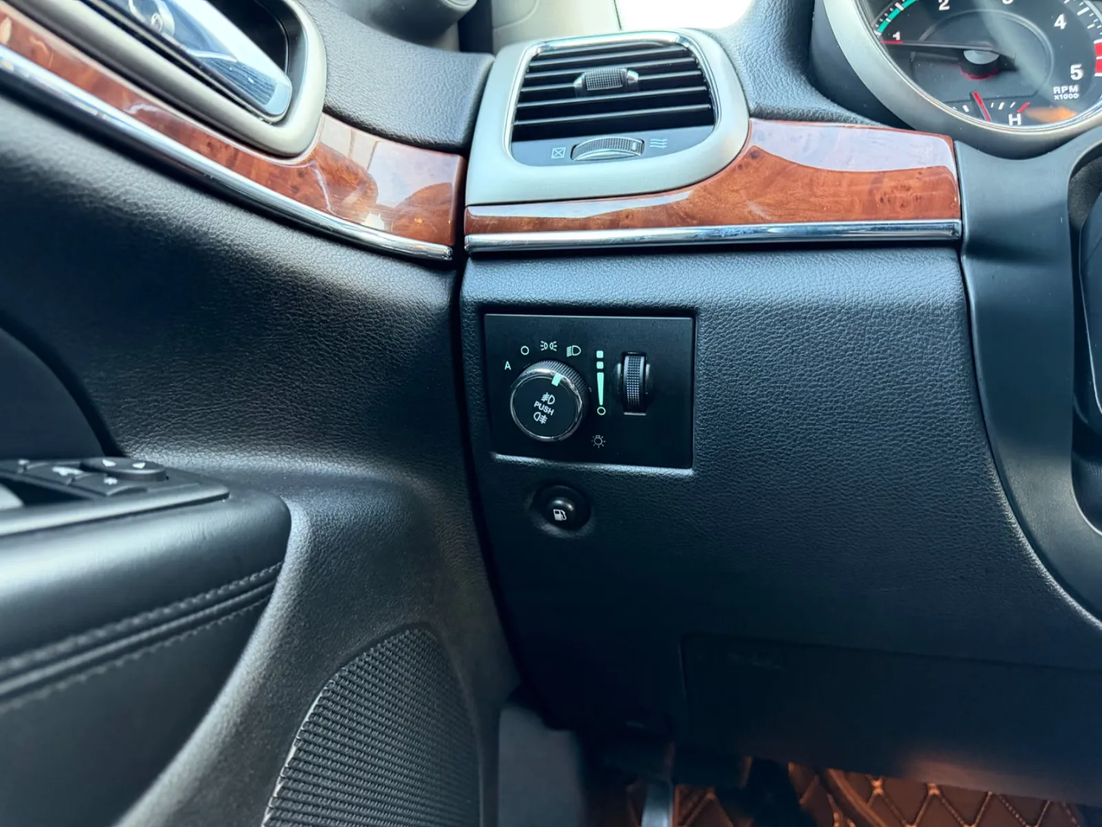 JEEP GRAND CHEROKEE 3.0 CRD LIMITED | 241 ch | 4X4 | BVA | HAYON ÉLECTRIQUE | RÉGLAGE ÉLECTRIQUE DES SIÈGES AVEC FONCTION MÉMOIRE | VOLANT EN CUIR