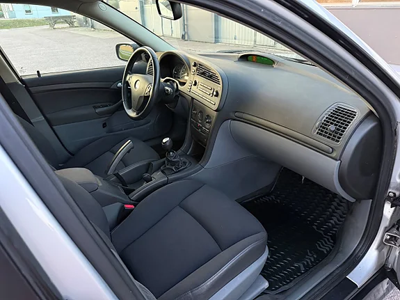 SAAB 9-3 SPORTCOMBI 1.8 LINEAR 122 ch BVM - 1ère MAIN - ATTELAGE - 166760 KM