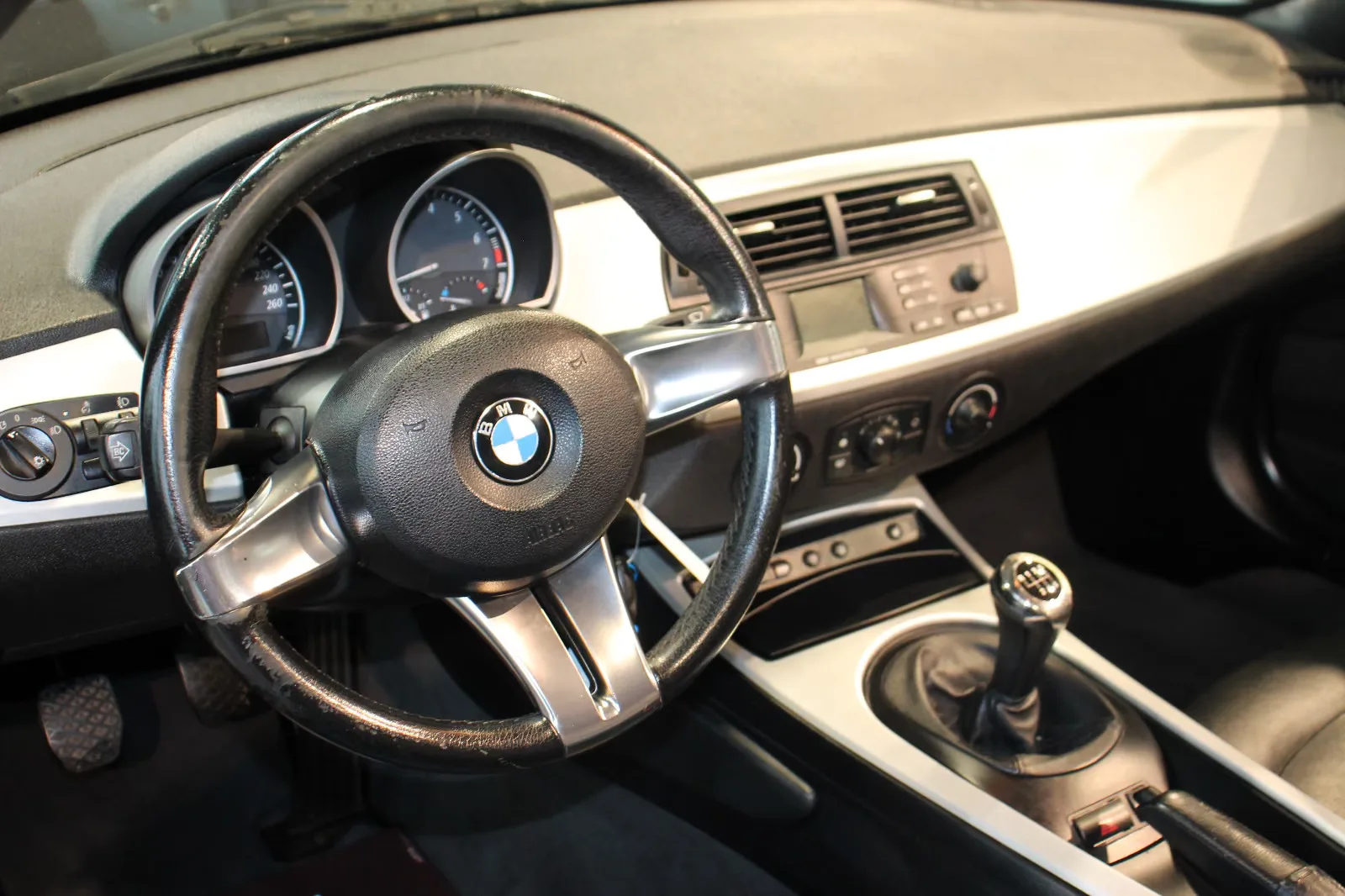 BMW Z4 ROADSTER - 2.0I - 150 CV - CUIR - BVM