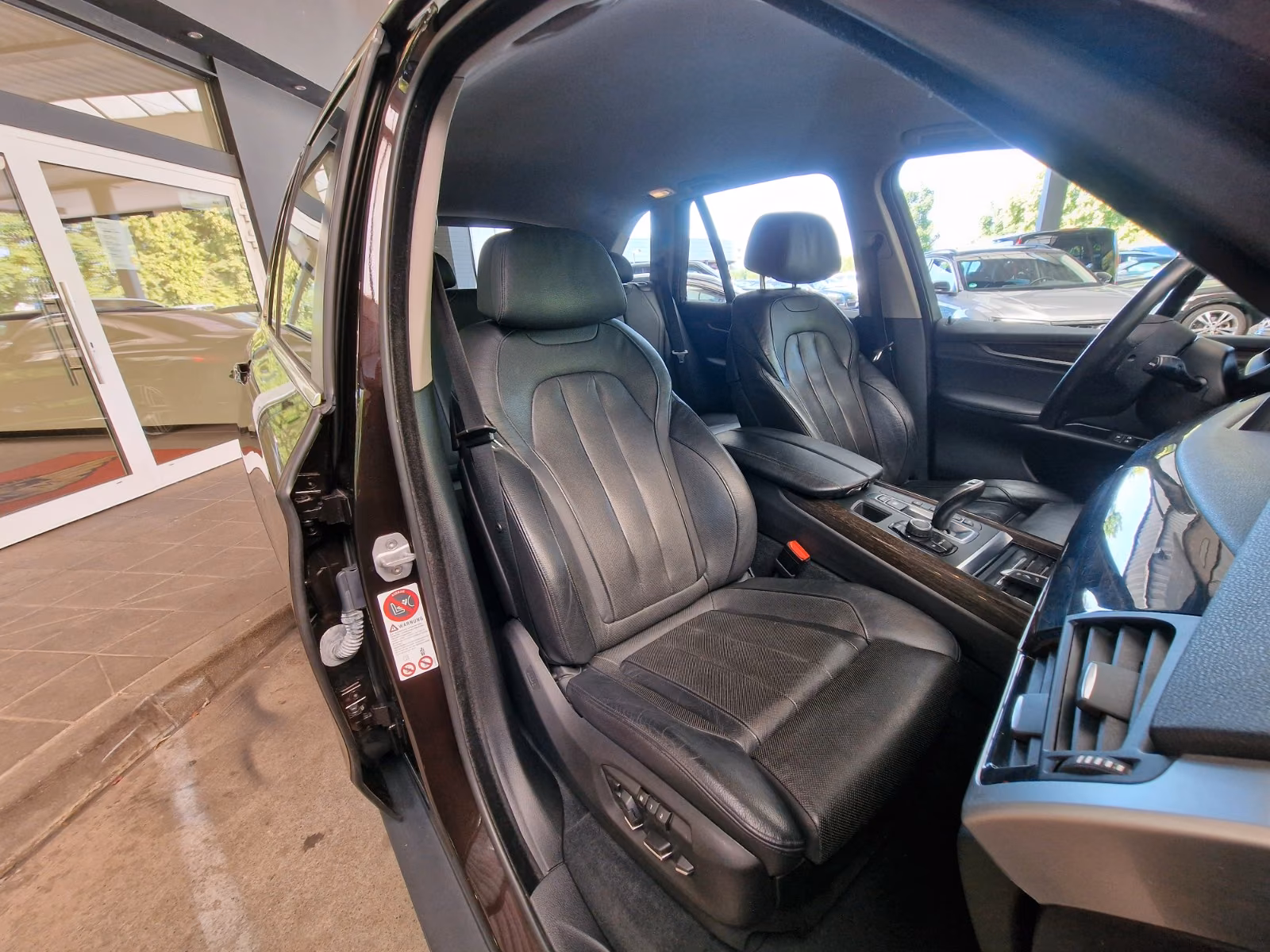 BMW X5 xDRIVE 40d 3.0 BI-TURBO 313ch BVA - CUIR DAKOTA - SIÈGES CHAUFFANTS ET VENTILÉS - ATTELAGE - CAMÉRA DE RECUL - SUSPENSION ADAPTATIVE