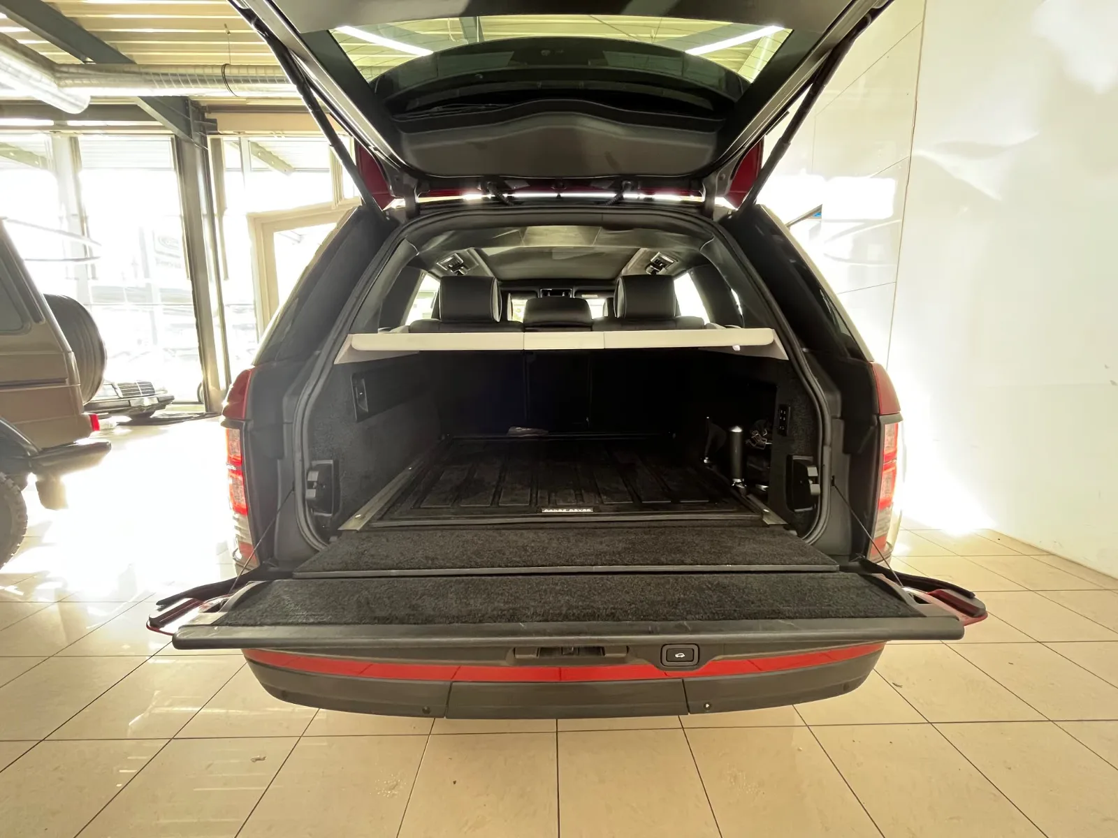 Land Rover Range Rover 5.0 V8 Autobiography | 510 ch | BVA | Toit panoramique | Meridian | Caméra 360 | Attelage | Sièges ventilés