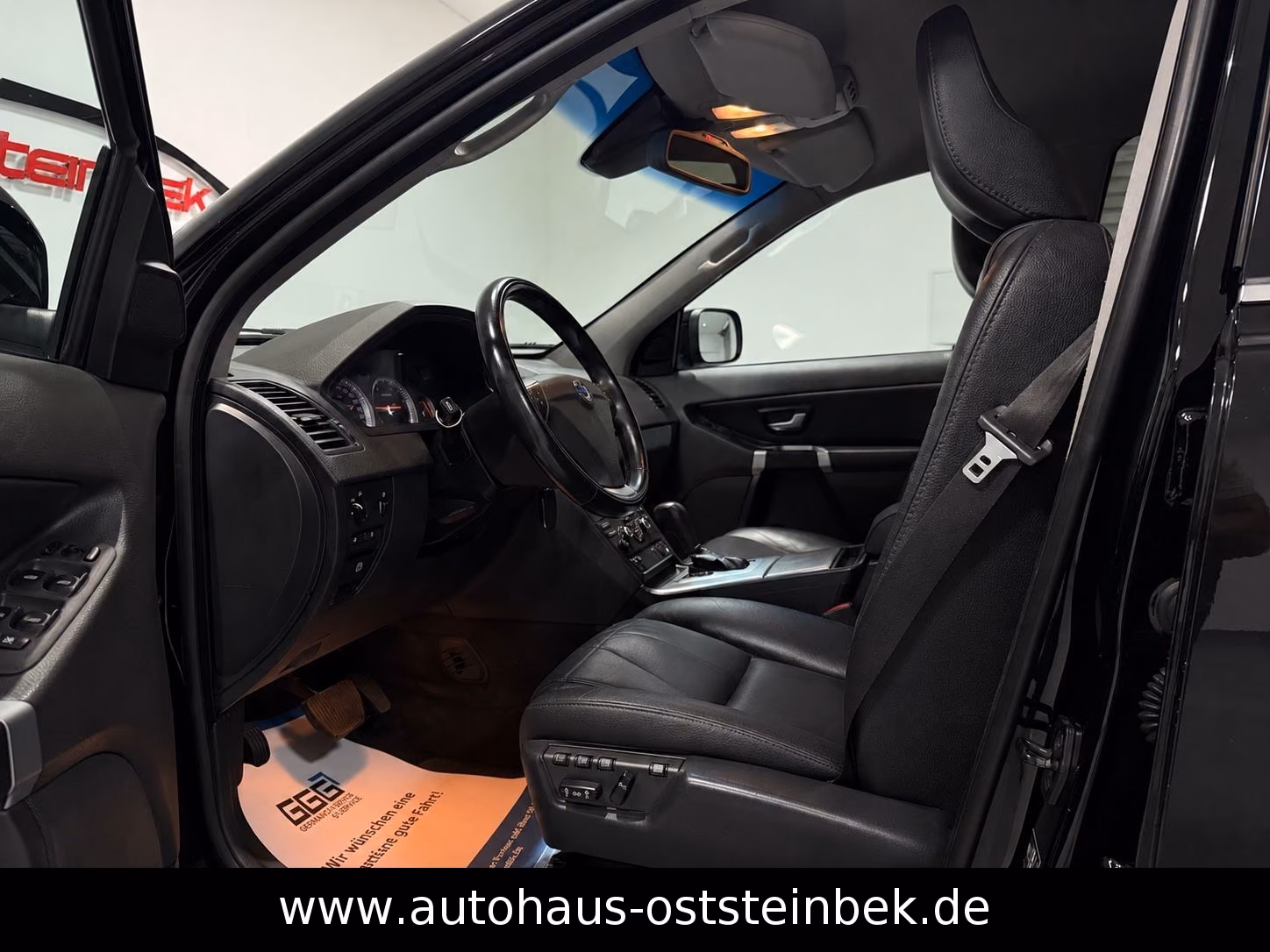Volvo XC90 D5 AWD Summum | 200 ch | BVA | 7 places | GPS | Bi-xénon | Sièges chauffants | Sièges électriques à mémoire