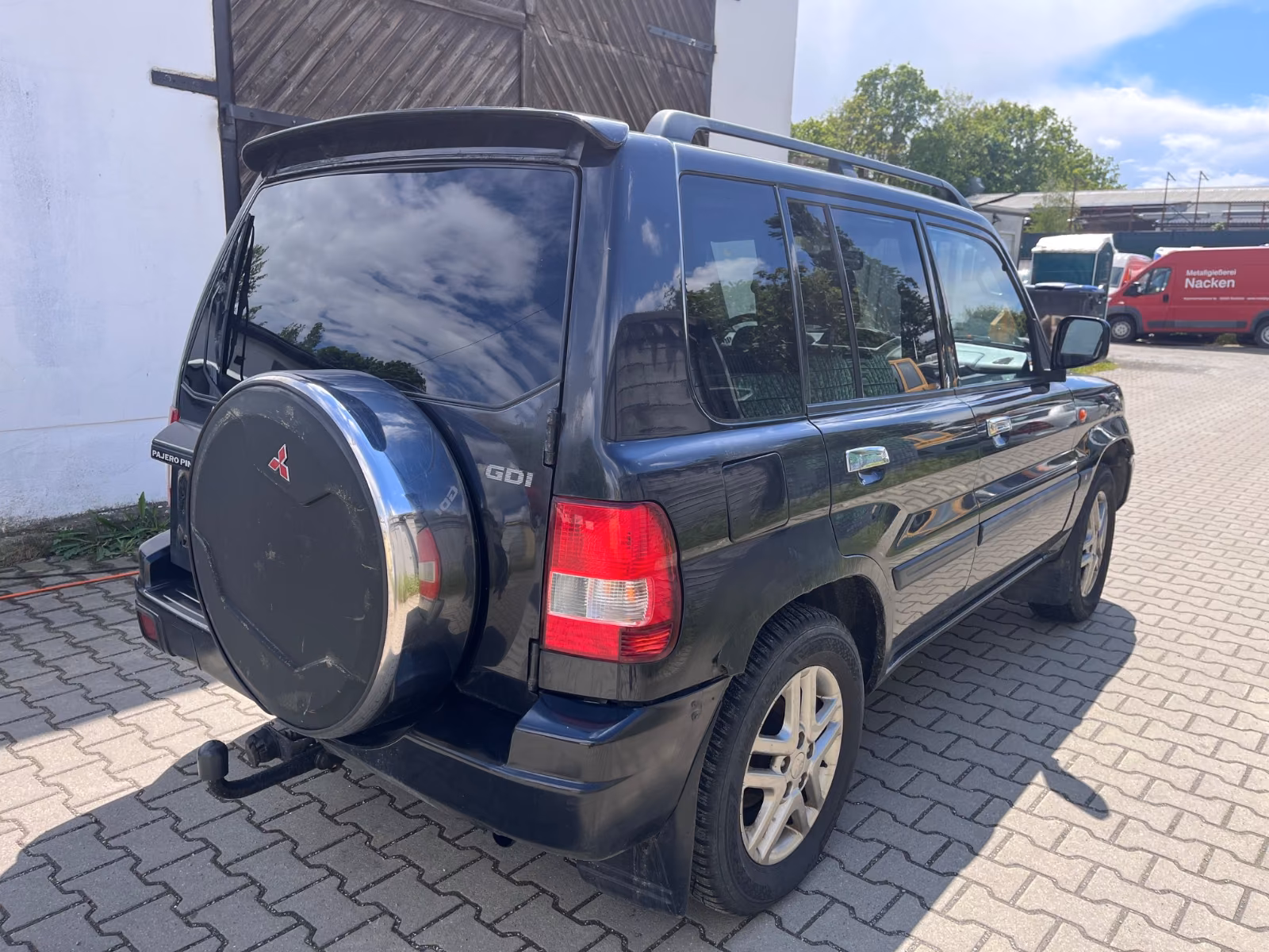 Mitsubishi Pajero Pinin 2.0 GDI 129 ch 4x4 Motion Plus • Cuir • Sièges chauffants • Attelage • Clim