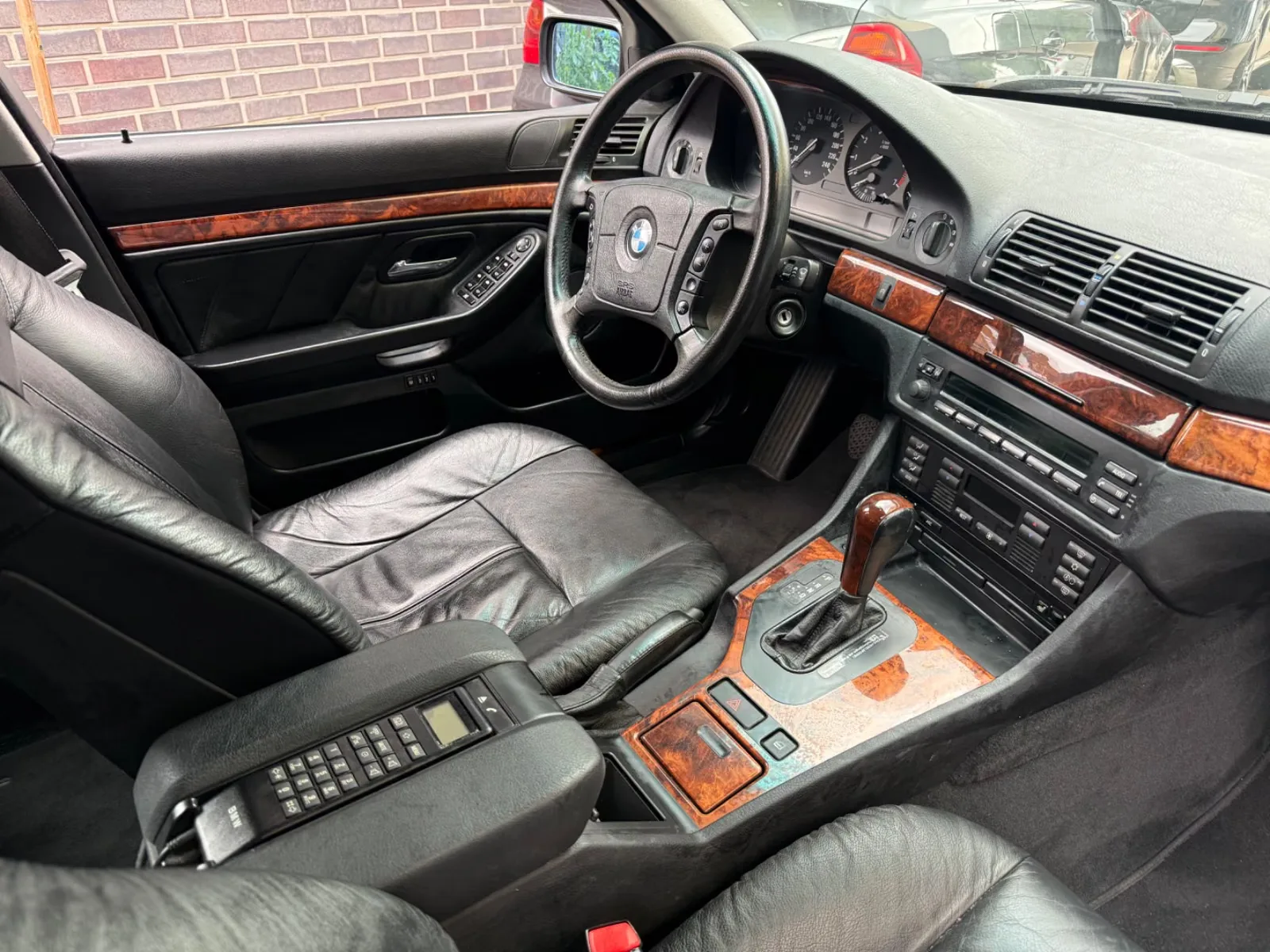 BMW 528 i TOURING 193 ch BVA - CUIR - 2ème MAIN - 239000 km