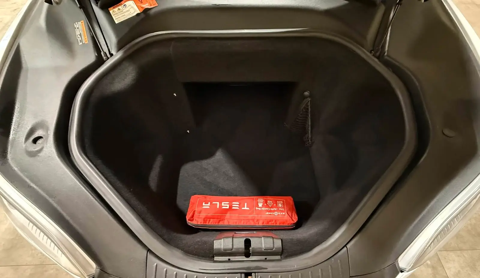 Tesla Model S Performance 85 367ch - Supercharge gratuite - Jantes 17" - Régulateur - Toit panoramique - Sièges chauffants éléctriques
