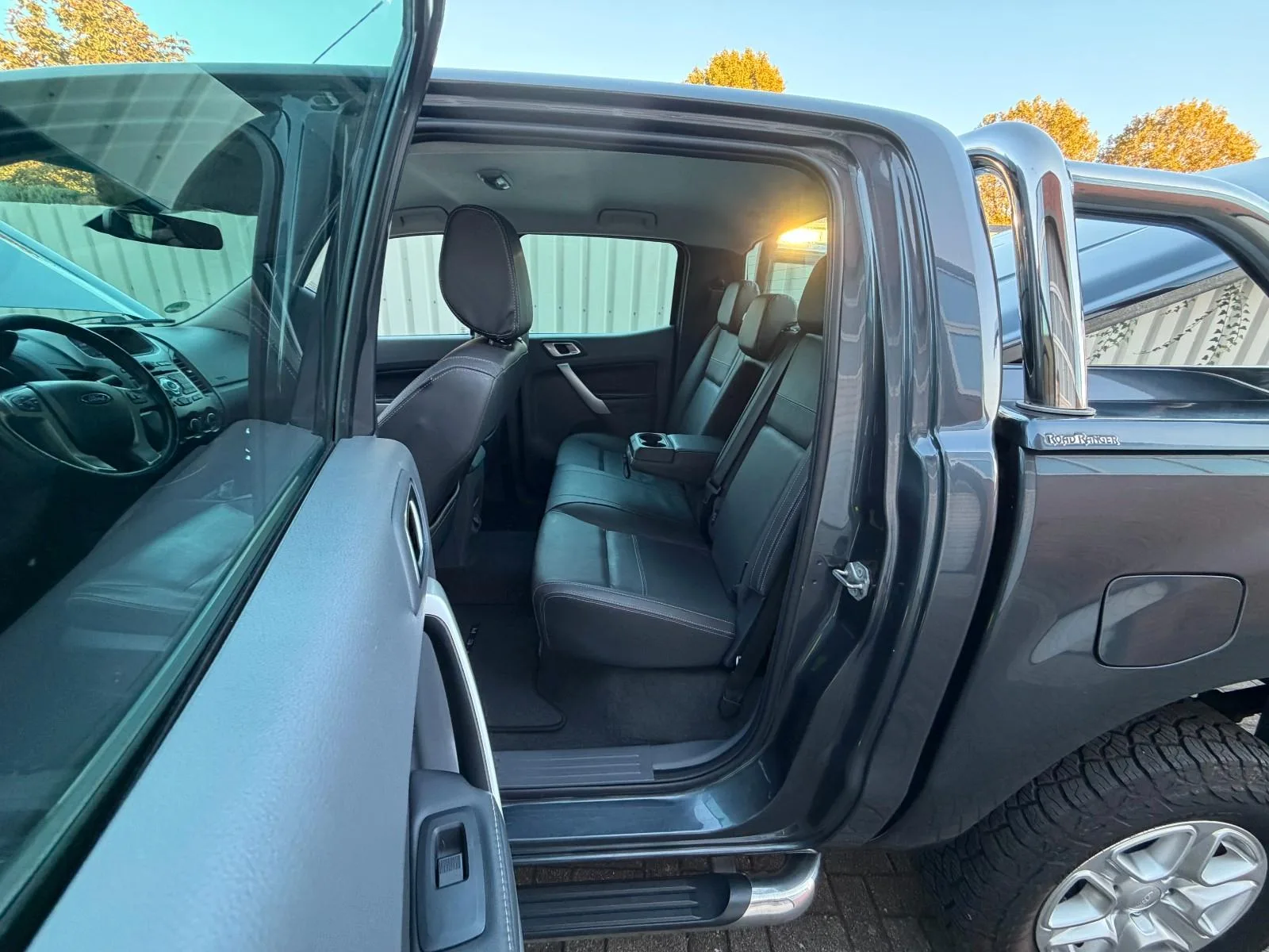 FORD RANGER LIMITED DOPPELKABINE 4X4*3,2 L TÜV 6-28* | BVM