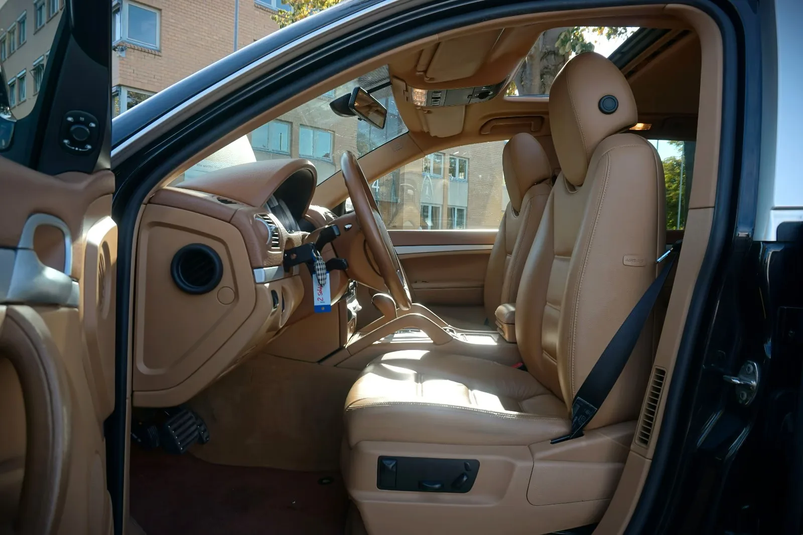 Porsche Cayenne S 4.5 V8 | 340 ch | BVA | Cuir beige | Toit ouvrant | GPS | Xénon | Sièges chauffants