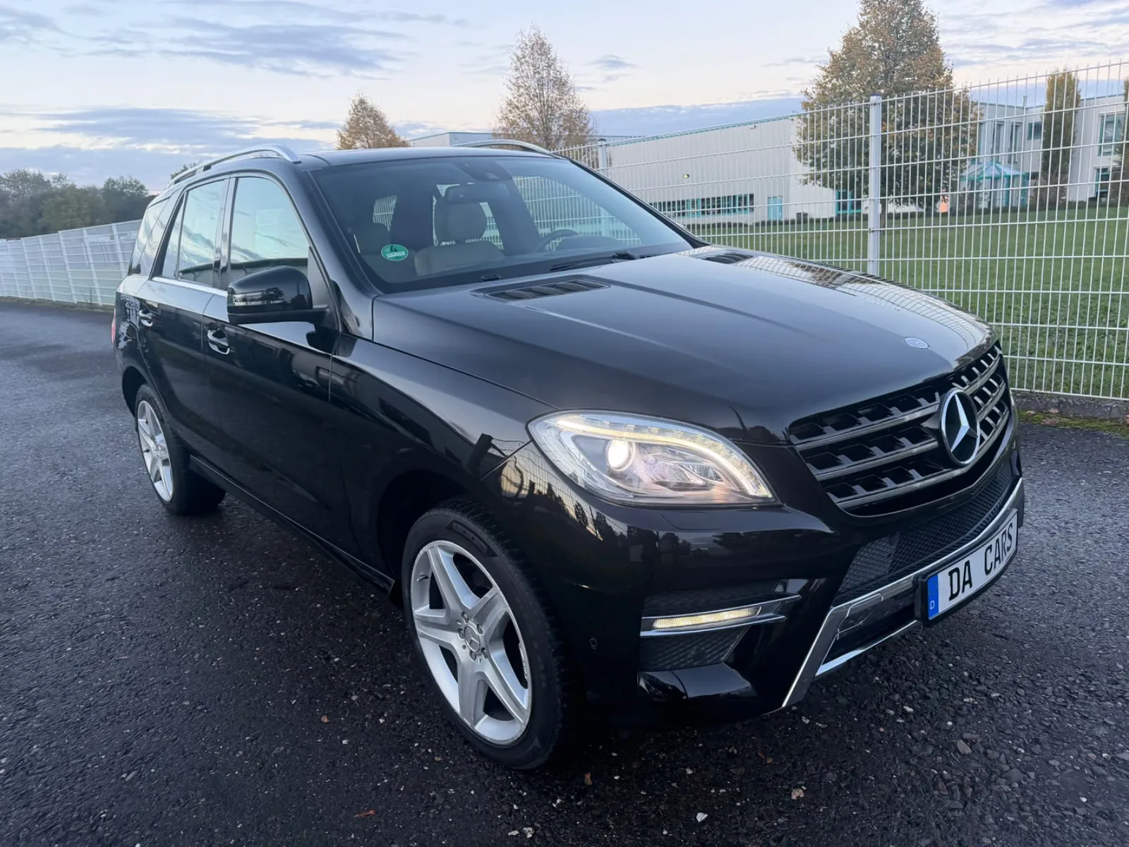 Mercedes-Benz Classe M 350 4MATIC Pack AMG | 306 ch | BVA | Toit panoramique | Cuir beige | Harman Kardon | GPS | Attelage