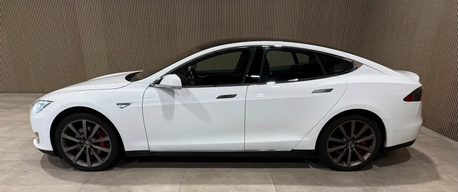 Tesla Model S Performance 85 367ch - Supercharge gratuite - Jantes 17" - Régulateur - Toit panoramique - Sièges chauffants éléctriques