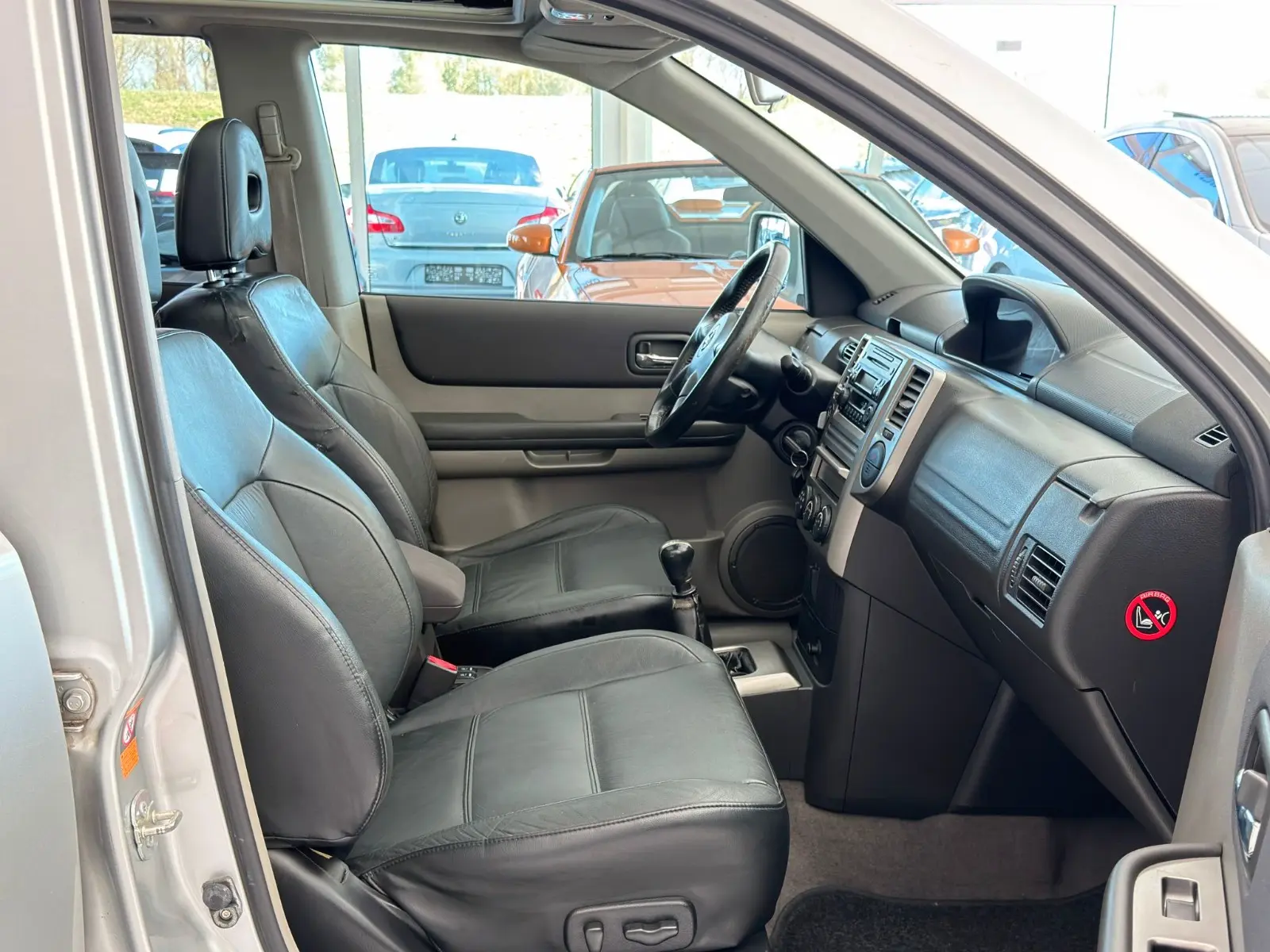 NISSAN X-TRAIL 2.2 dCi 136ch 4x4 - CUIR - TOIT PANORAMIQUE OUVRANT - SIÈGES CHAUFFANTS - SIÈGES ÉLECTRIQUES - RÉGULATEUR DE VITESSE