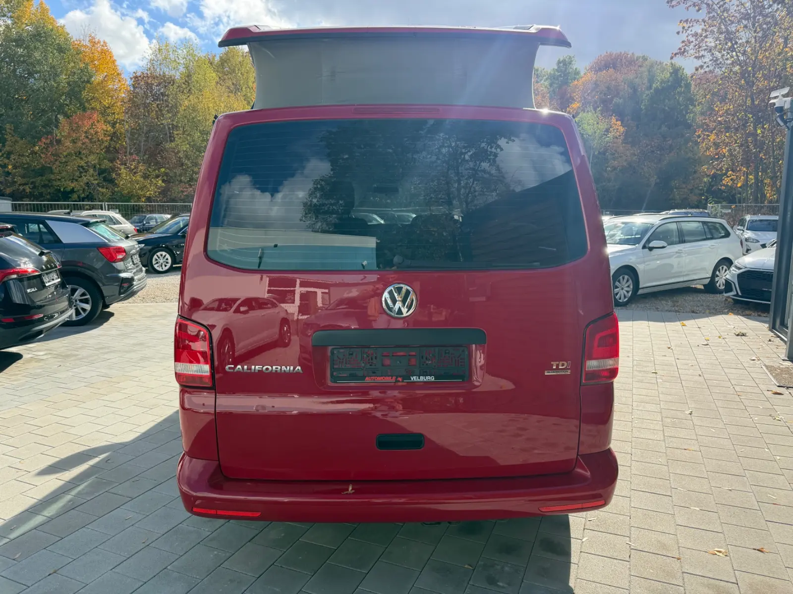 VOLKSWAGEN T5 CALIFORNIA 2.0 TDI 140ch - TOIT RELEVABLE - CHAUFFAGE AUXILIAIRE - ATTELAGE - RÉGULATEUR DE VITESSE