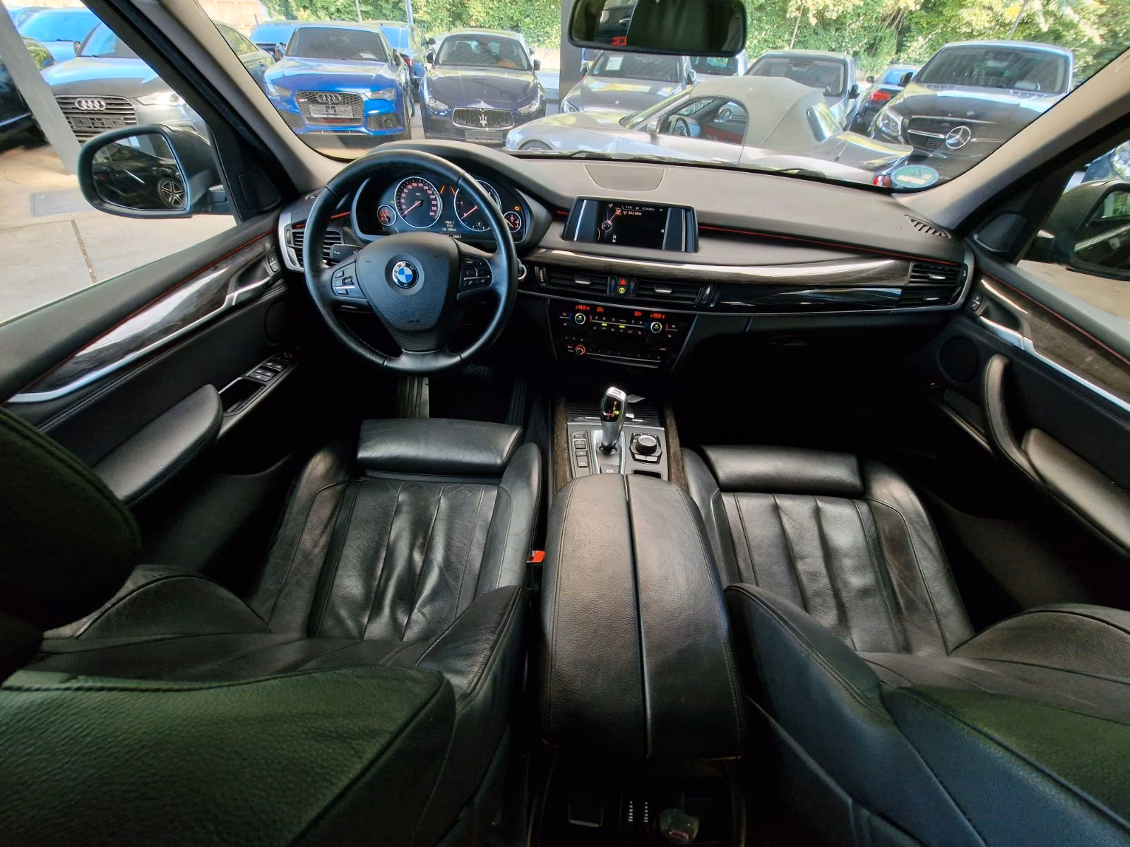 BMW X5 xDRIVE 40d 3.0 BI-TURBO 313ch BVA - CUIR DAKOTA - SIÈGES CHAUFFANTS ET VENTILÉS - ATTELAGE - CAMÉRA DE RECUL - SUSPENSION ADAPTATIVE