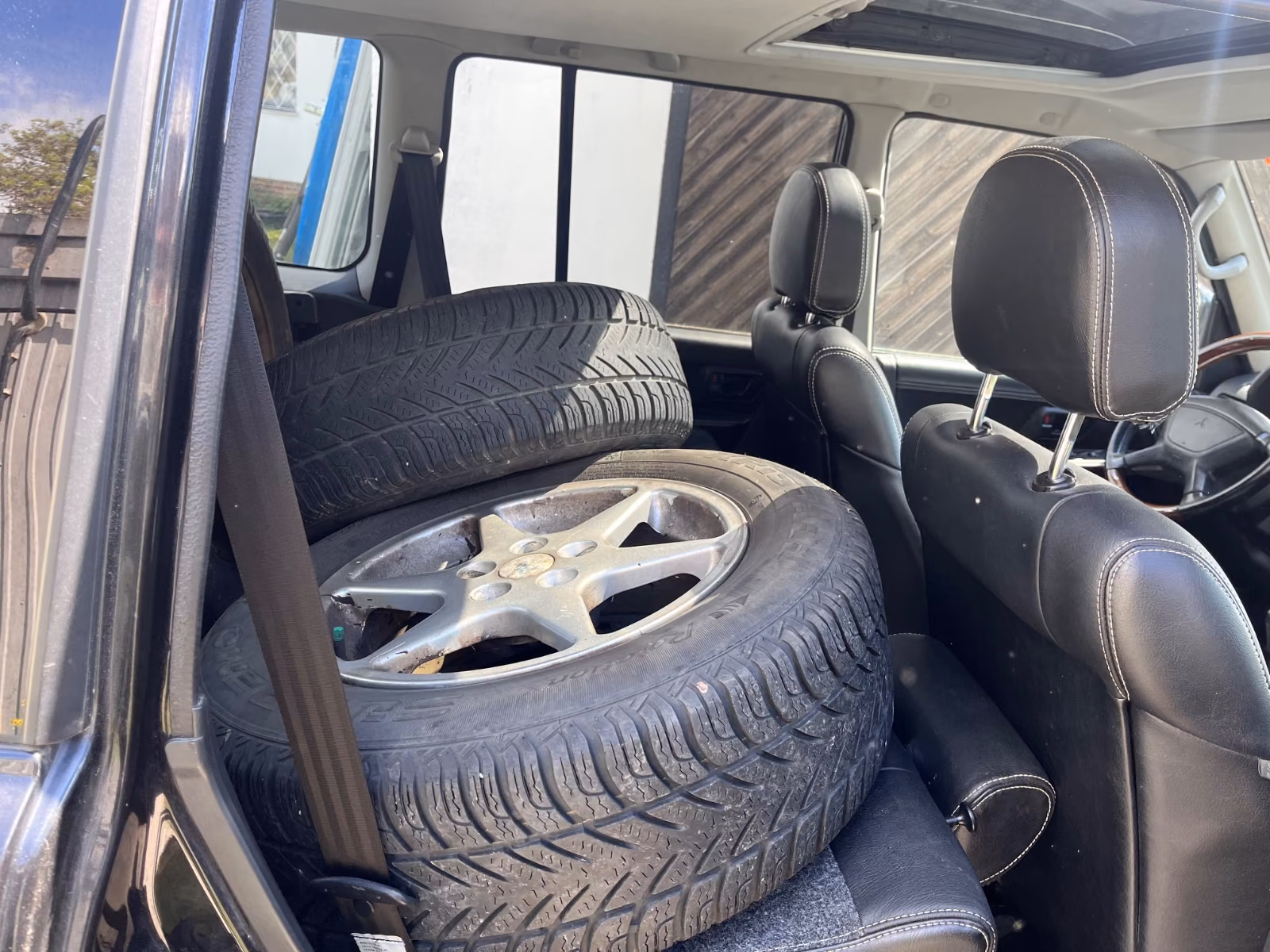 Mitsubishi Pajero Pinin 2.0 GDI 129 ch 4x4 Motion Plus • Cuir • Sièges chauffants • Attelage • Clim