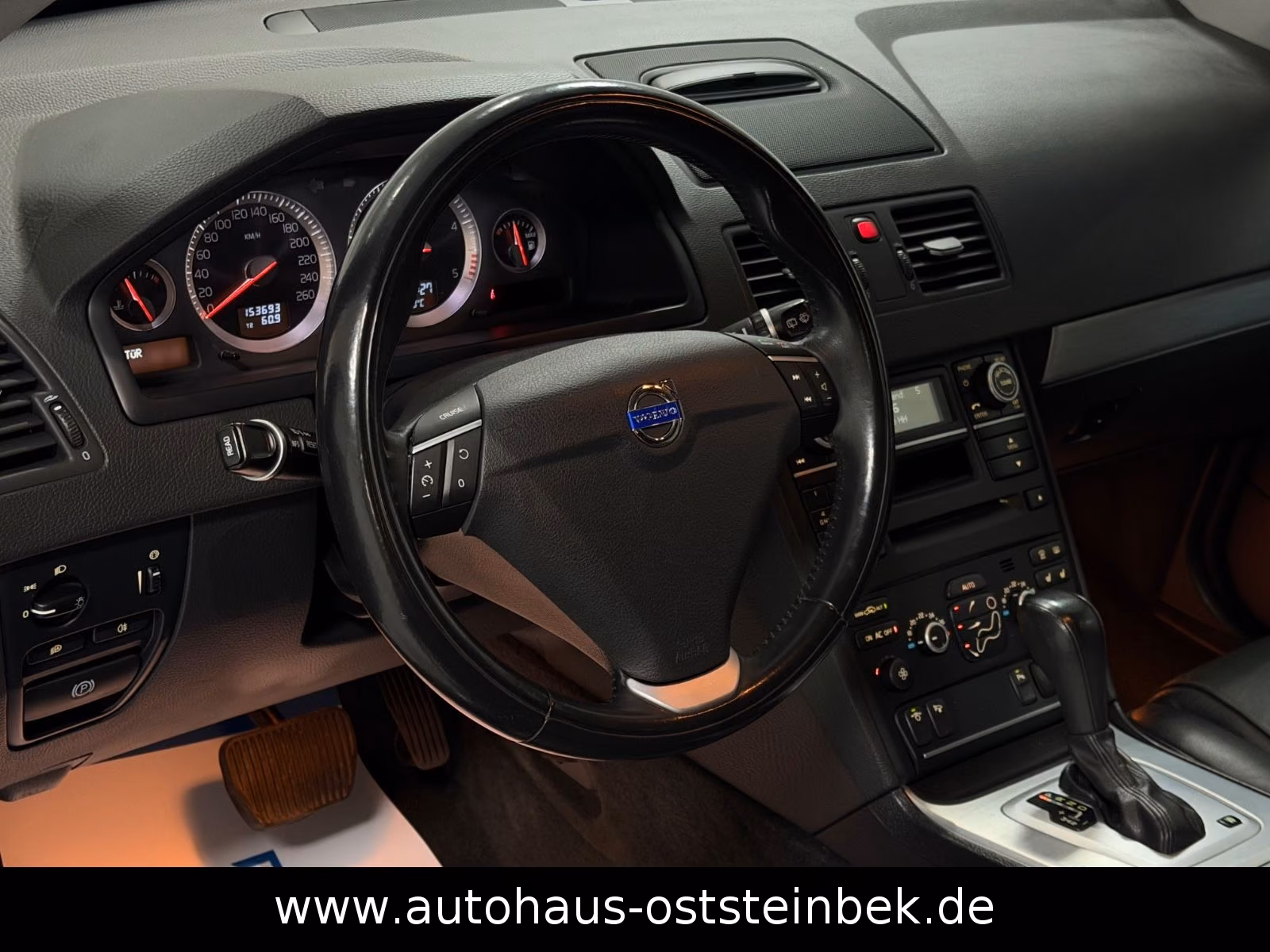 Volvo XC90 D5 AWD Summum | 200 ch | BVA | 7 places | GPS | Bi-xénon | Sièges chauffants | Sièges électriques à mémoire