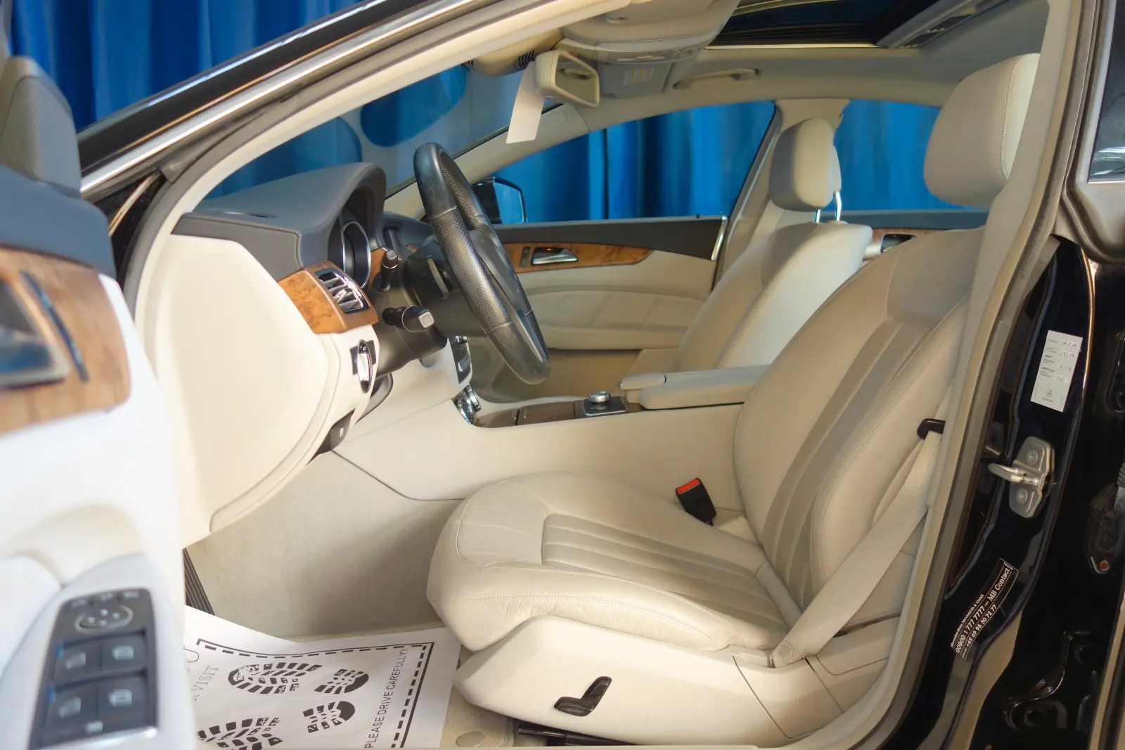 Mercedes-Benz Classe CLS 350 BlueEFFICIENCY | 306 ch | BVA | Cuir beige | Suspension pneumatique | Toit ouvrant | GPS | Sièges chauffants