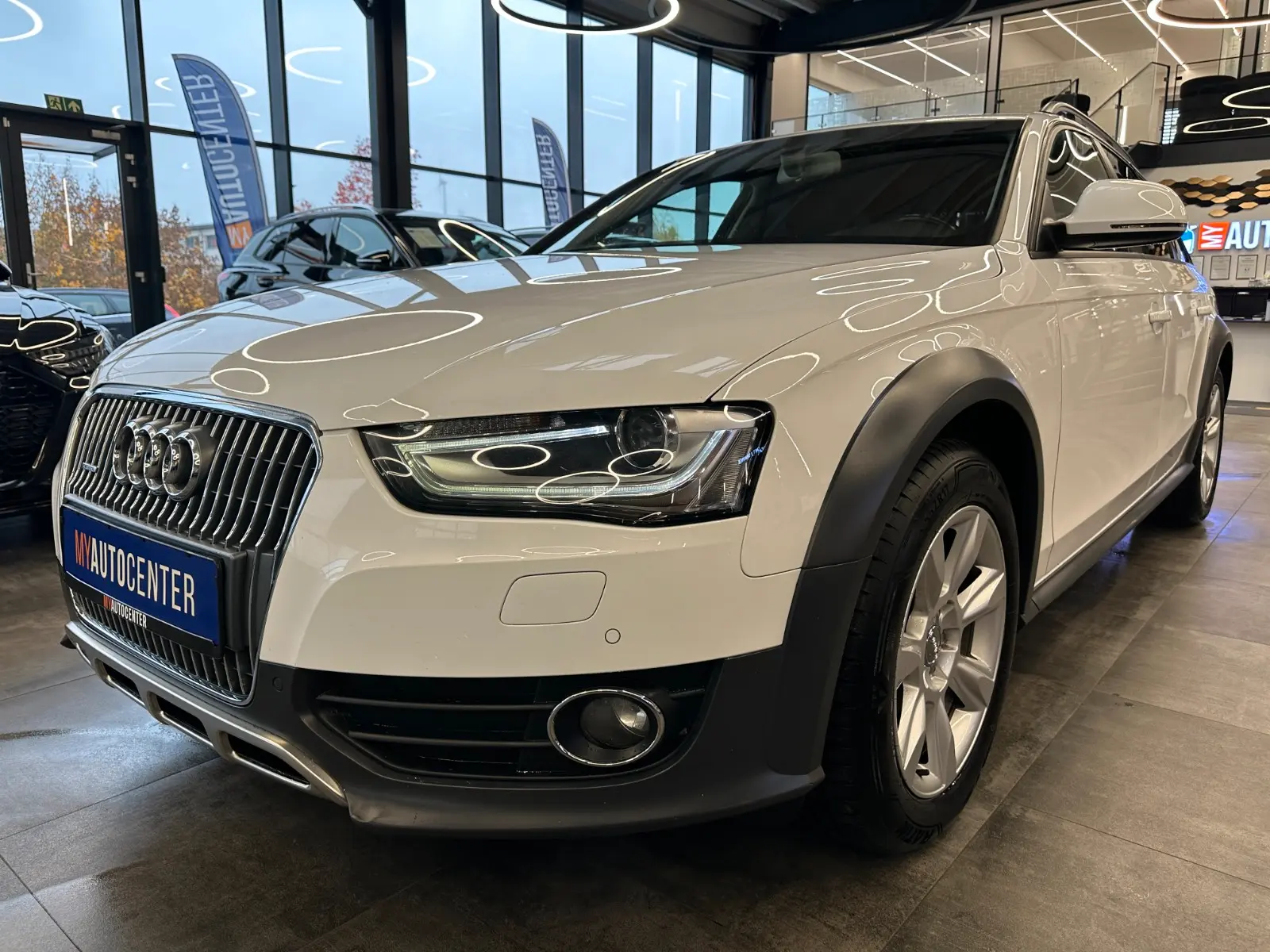 Audi A4 Allroad 2.0 TFSI quattro 211 ch • S tronic • GPS • Radars AV/AR • Régulateur • Sièges chauffants