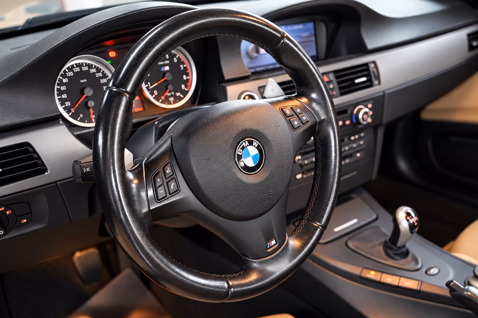 BMW M3 E93 CABRIOLET 4.0 V8 420 CH – BVA – CUIR – M DRIVE – 120 000 KM