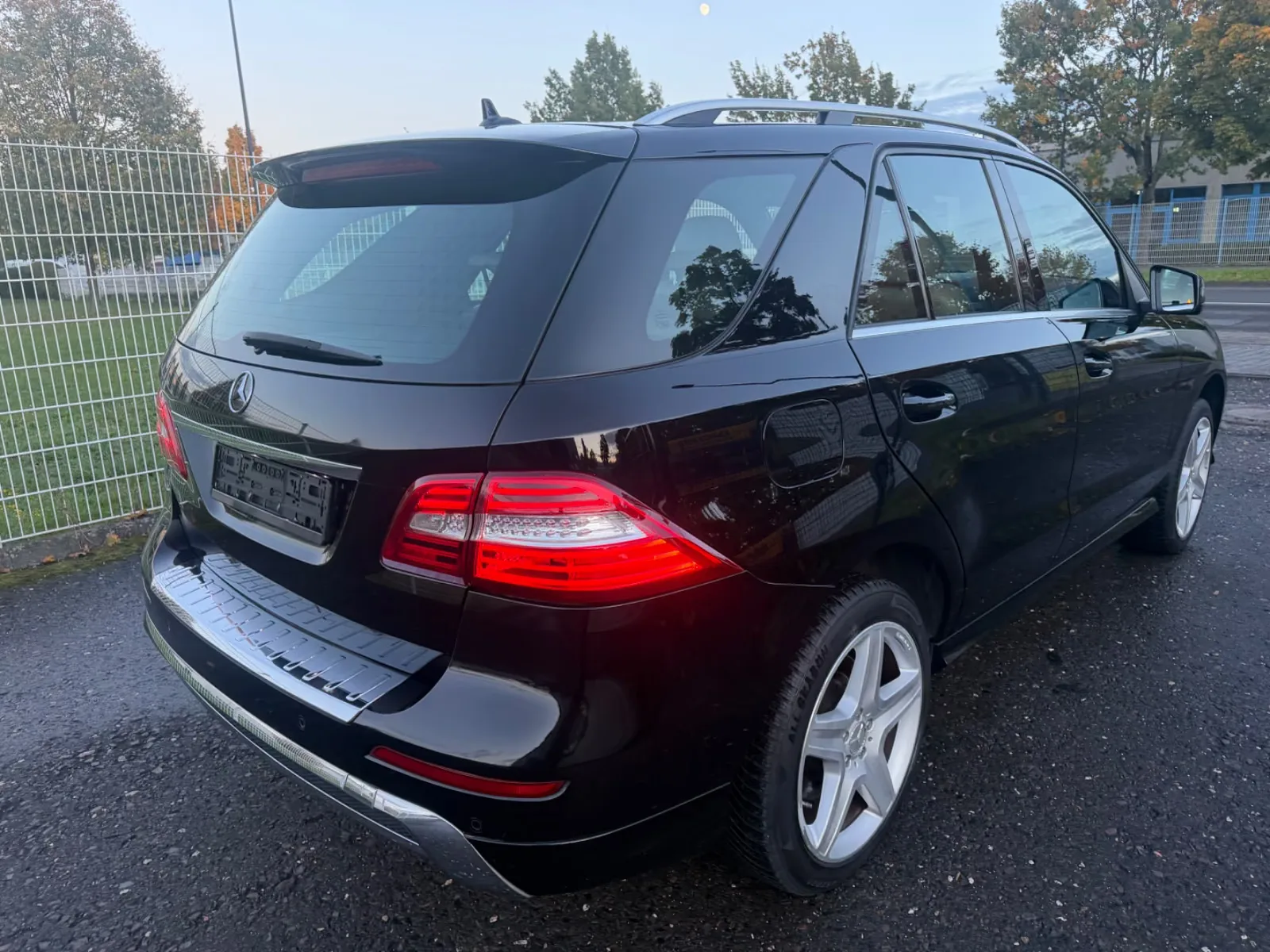 Mercedes-Benz Classe M 350 4MATIC Pack AMG | 306 ch | BVA | Toit panoramique | Cuir beige | Harman Kardon | GPS | Attelage