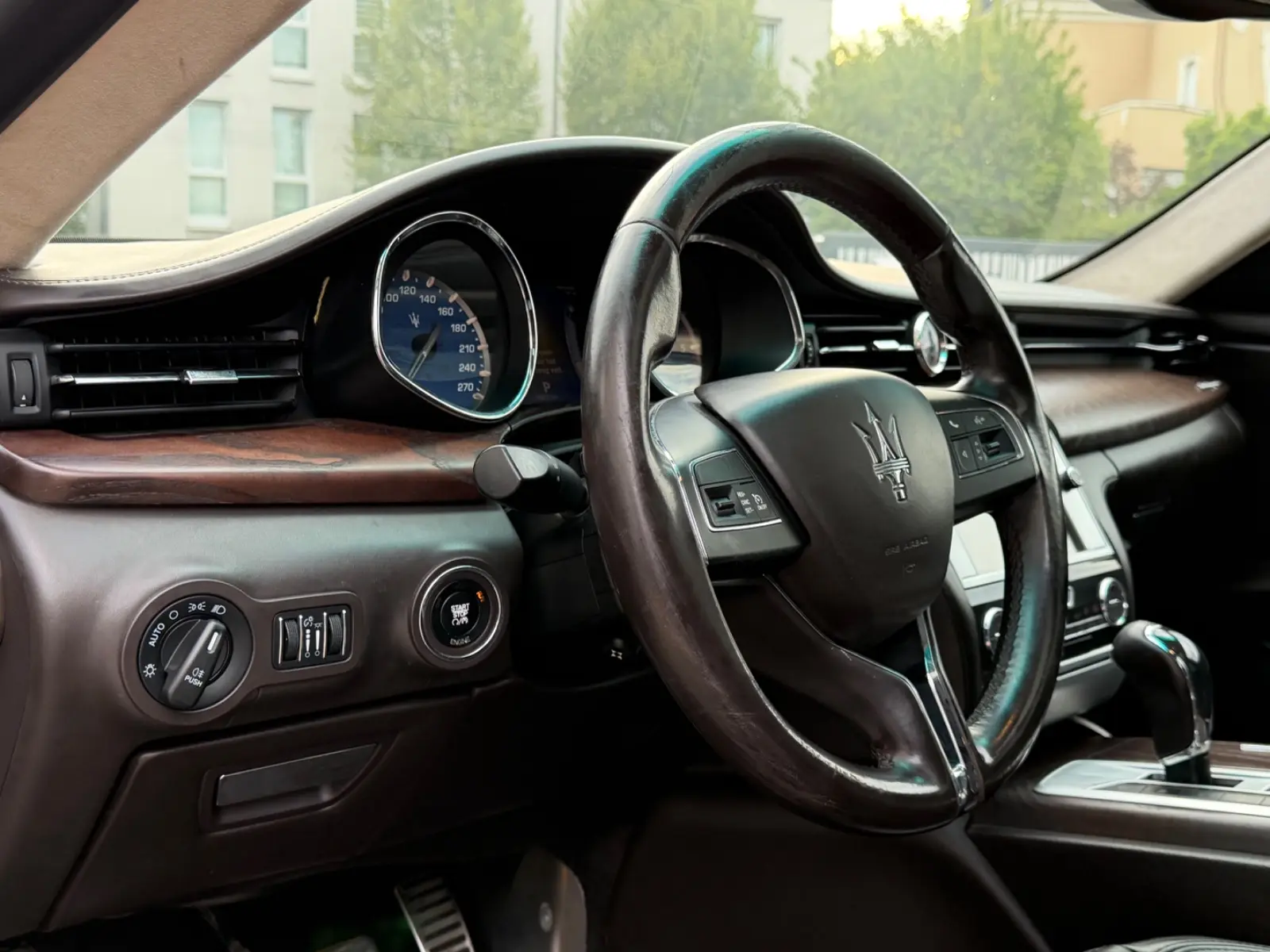 Maserati Quattroporte 3.0 V6 Diesel | 275 ch | BVA | Cuir | Toit ouvrant | Caméra | GPS | Sièges chauffants