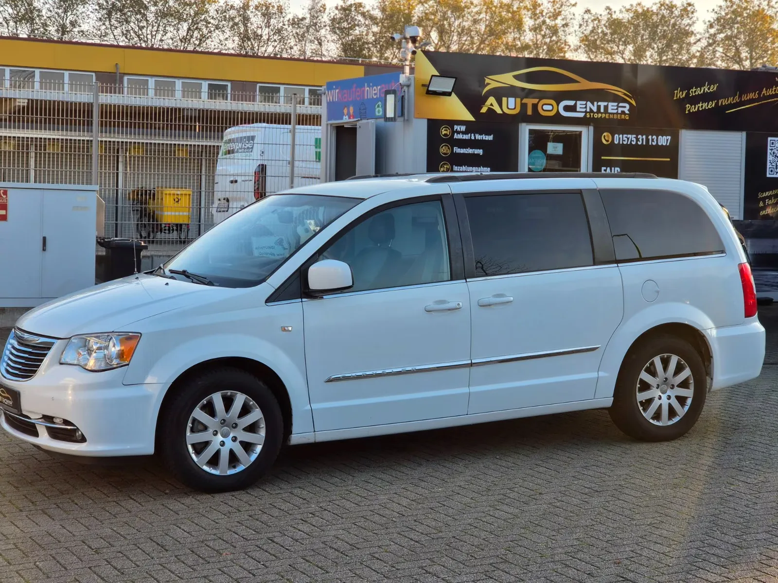 CHRYSLER GRAND VOYAGER TOWN & COUNTRY 3.6 V6 287 CH – BVA – 7 PLACES – CUIR – PORTES ÉLECTRIQUES – DVD – 52 771 KM